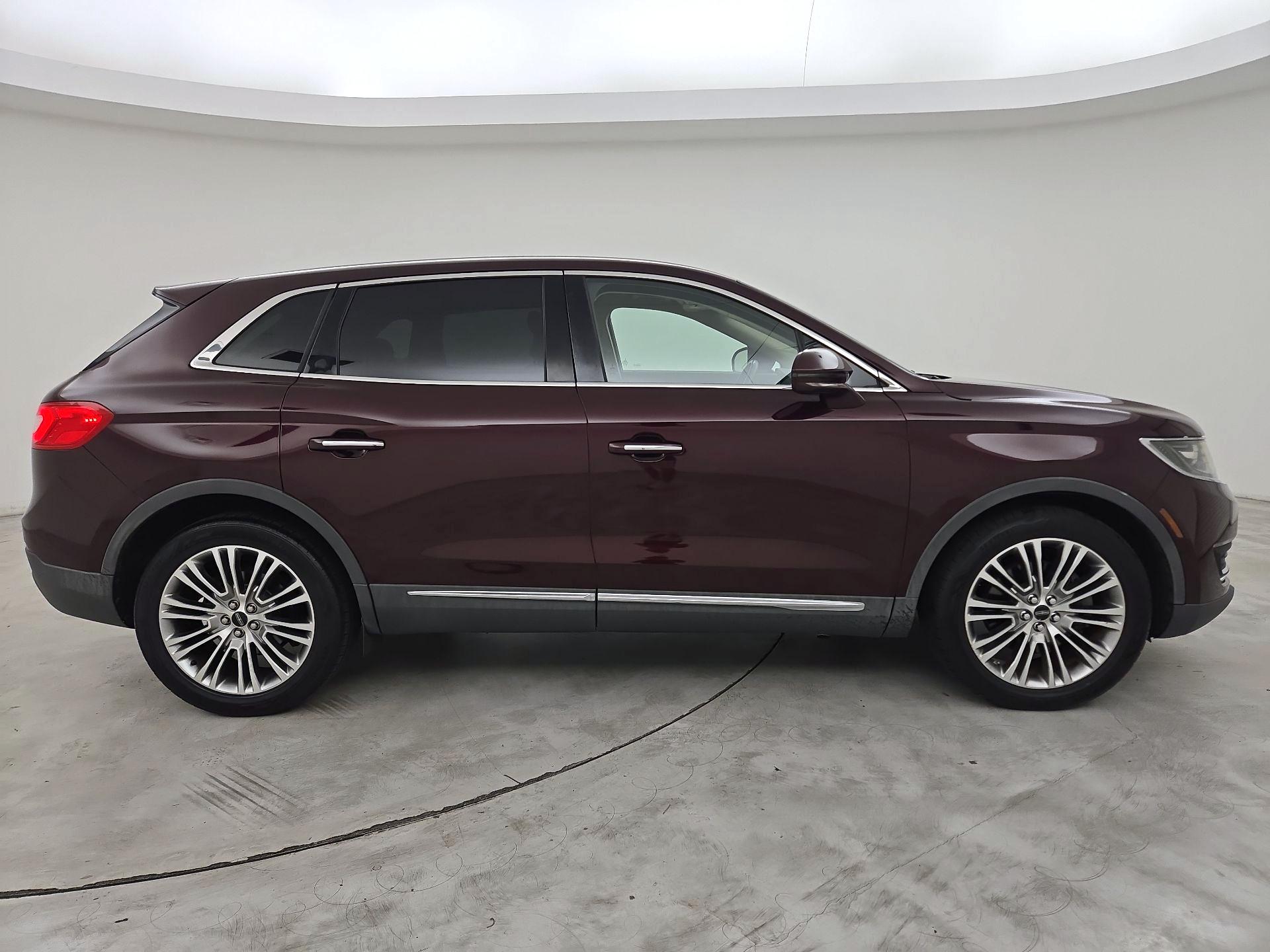 Thumbnail: 2017 Lincoln MKX - 4