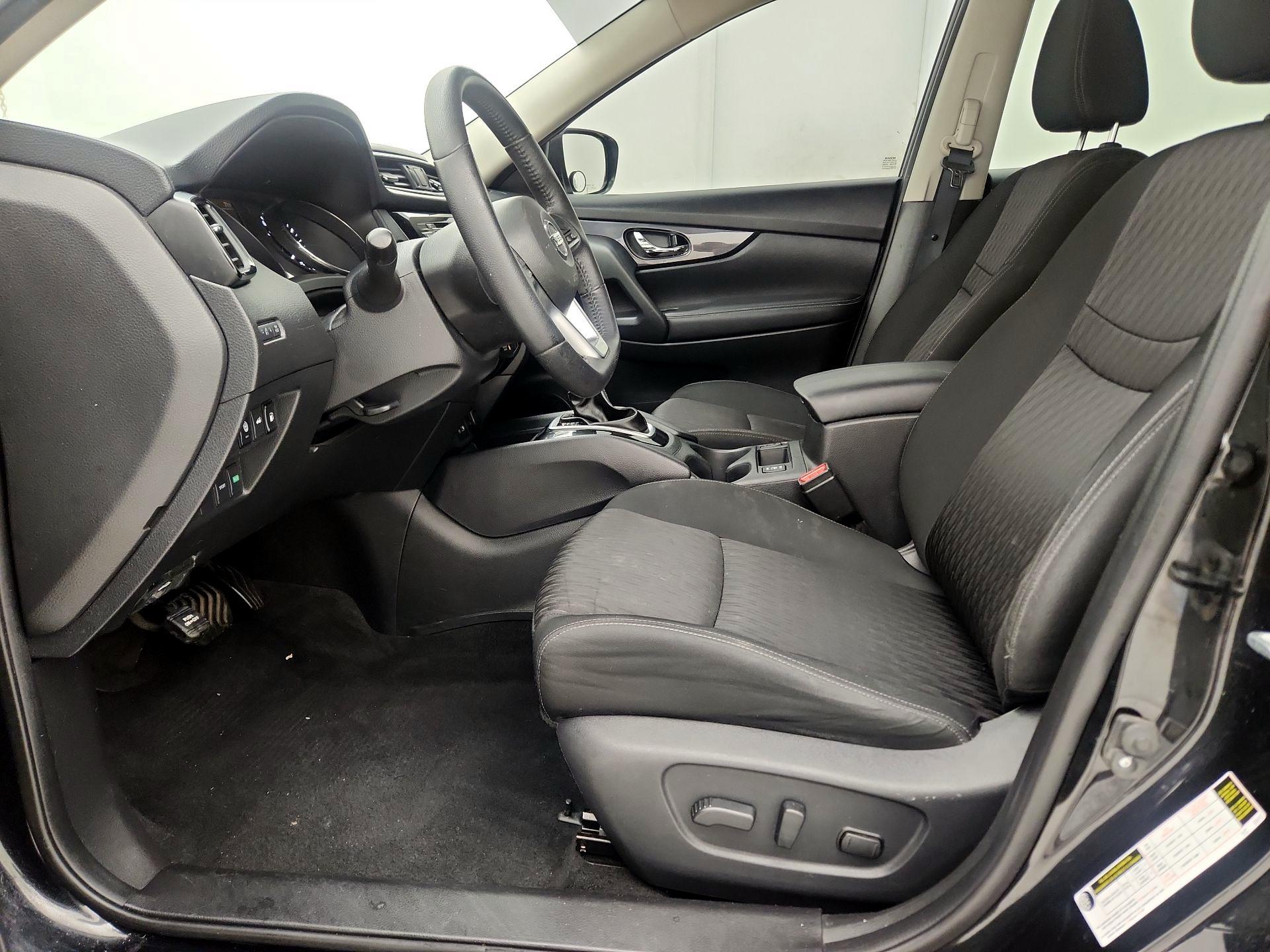 Thumbnail: 2019 Nissan Rogue - 11