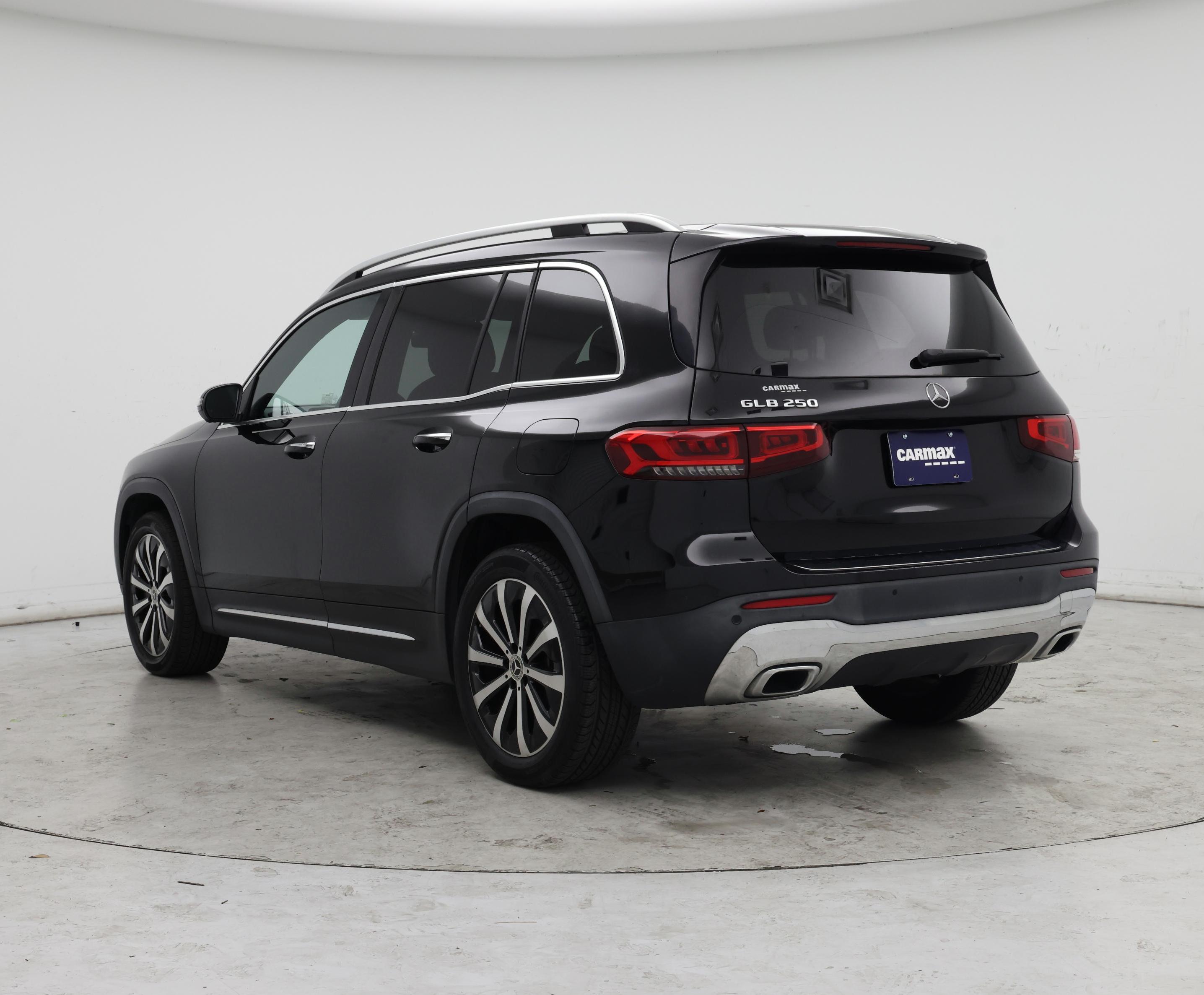 Thumbnail: 2021 Mercedes-Benz GLB - 2