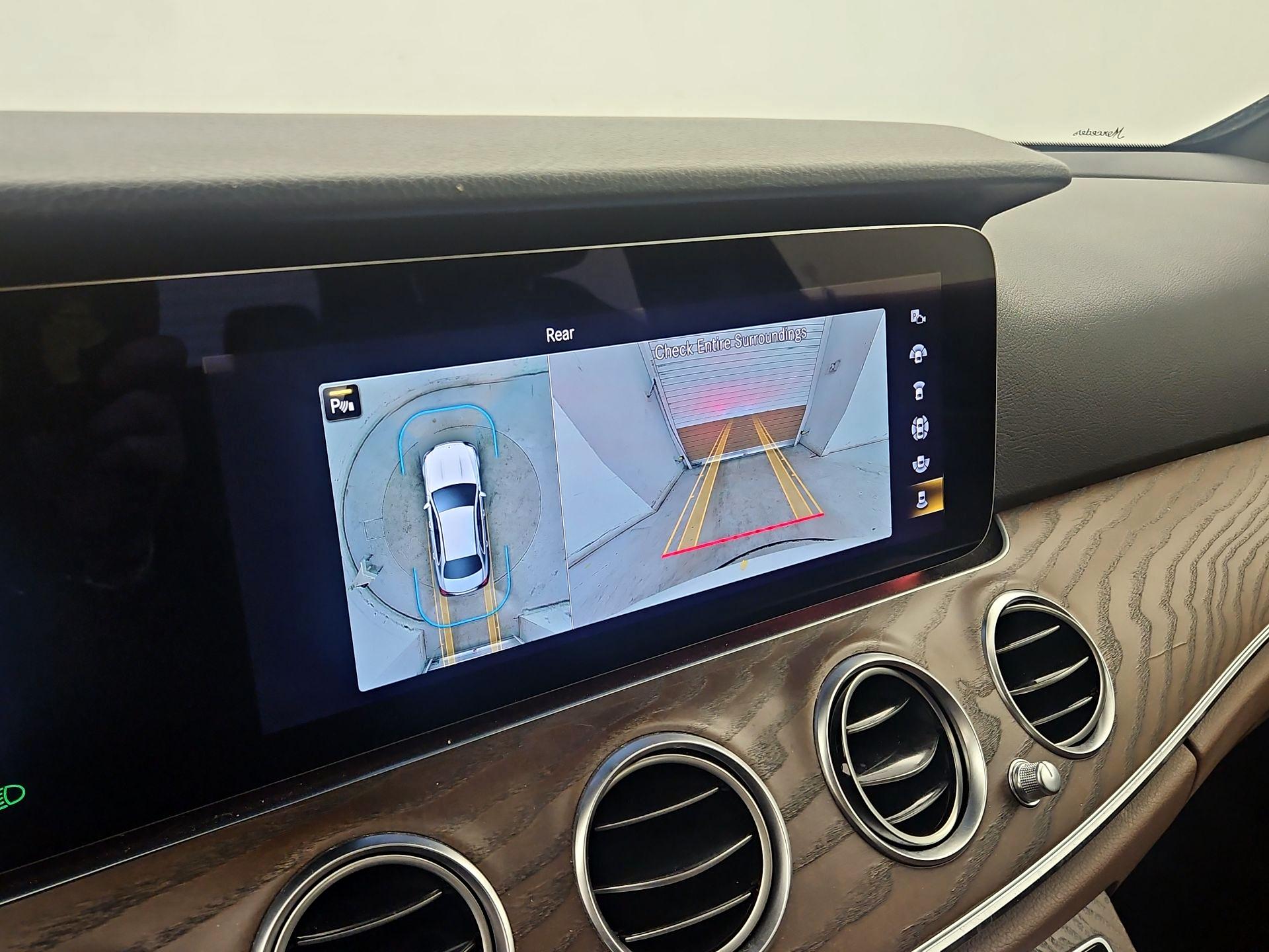 Thumbnail: 2021 Mercedes-Benz E-Class - 15