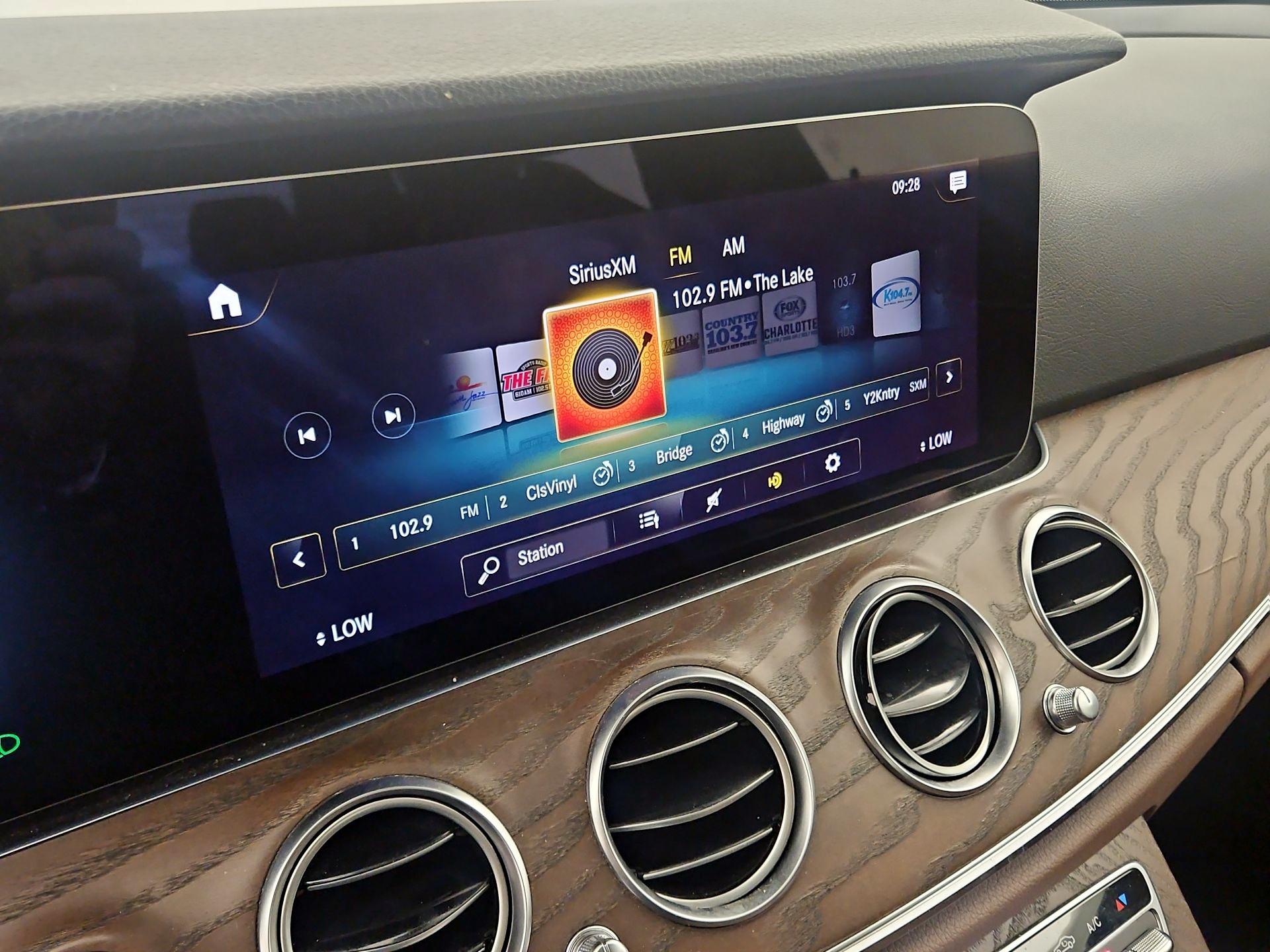 Thumbnail: 2021 Mercedes-Benz E-Class - 16