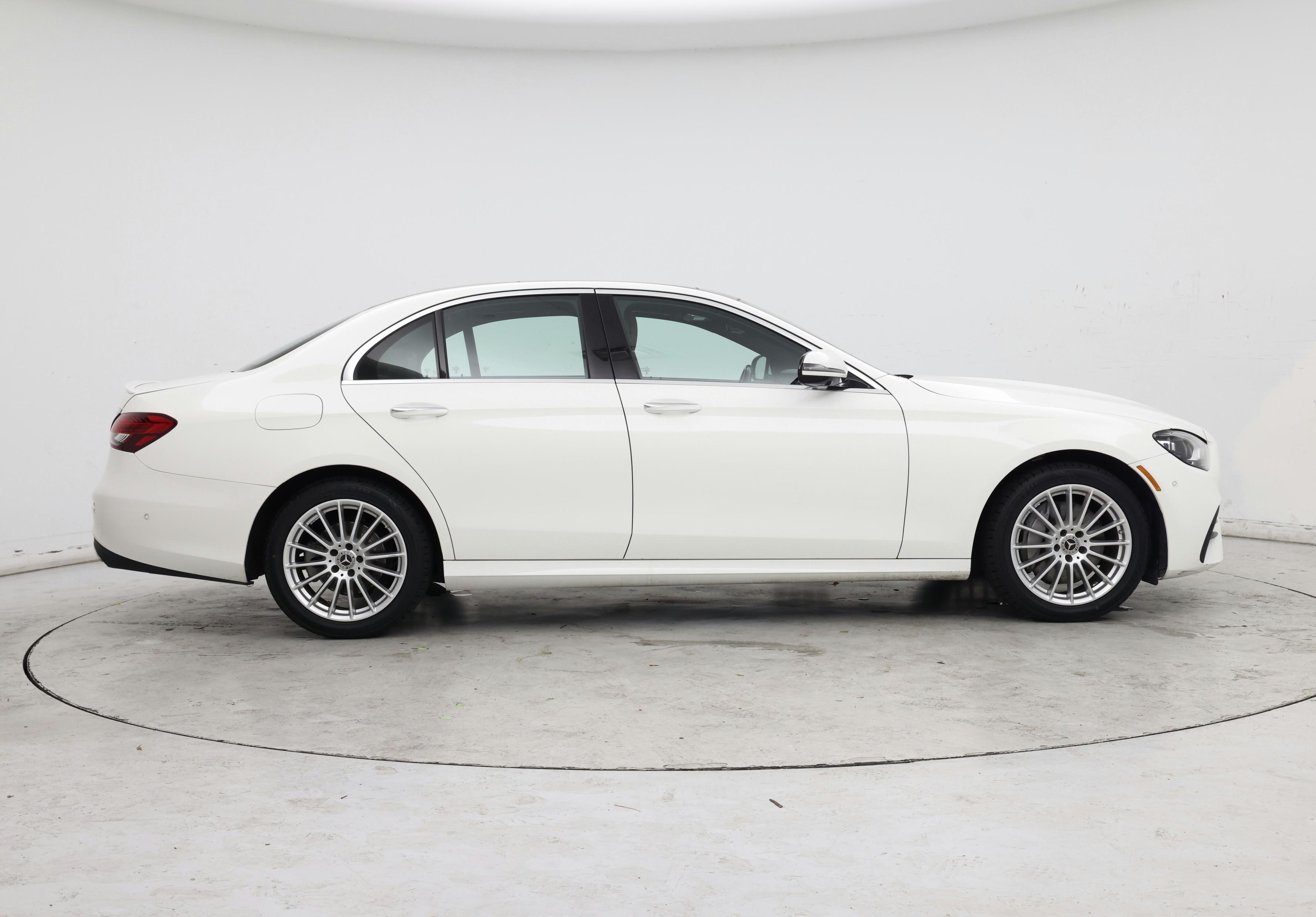 Thumbnail: 2021 Mercedes-Benz E-Class - 7