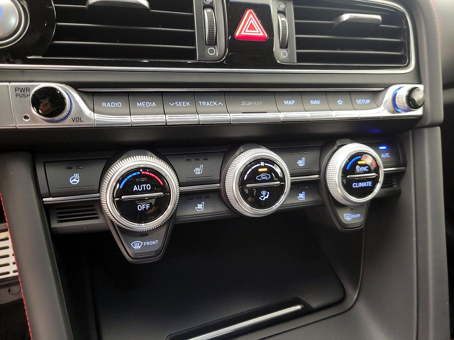 Thumbnail: 2020 Genesis G70 - 17