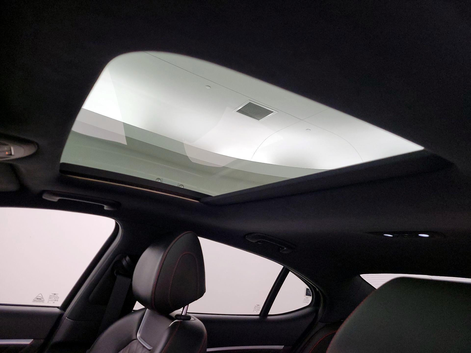 Thumbnail: 2020 Genesis G70 - 20