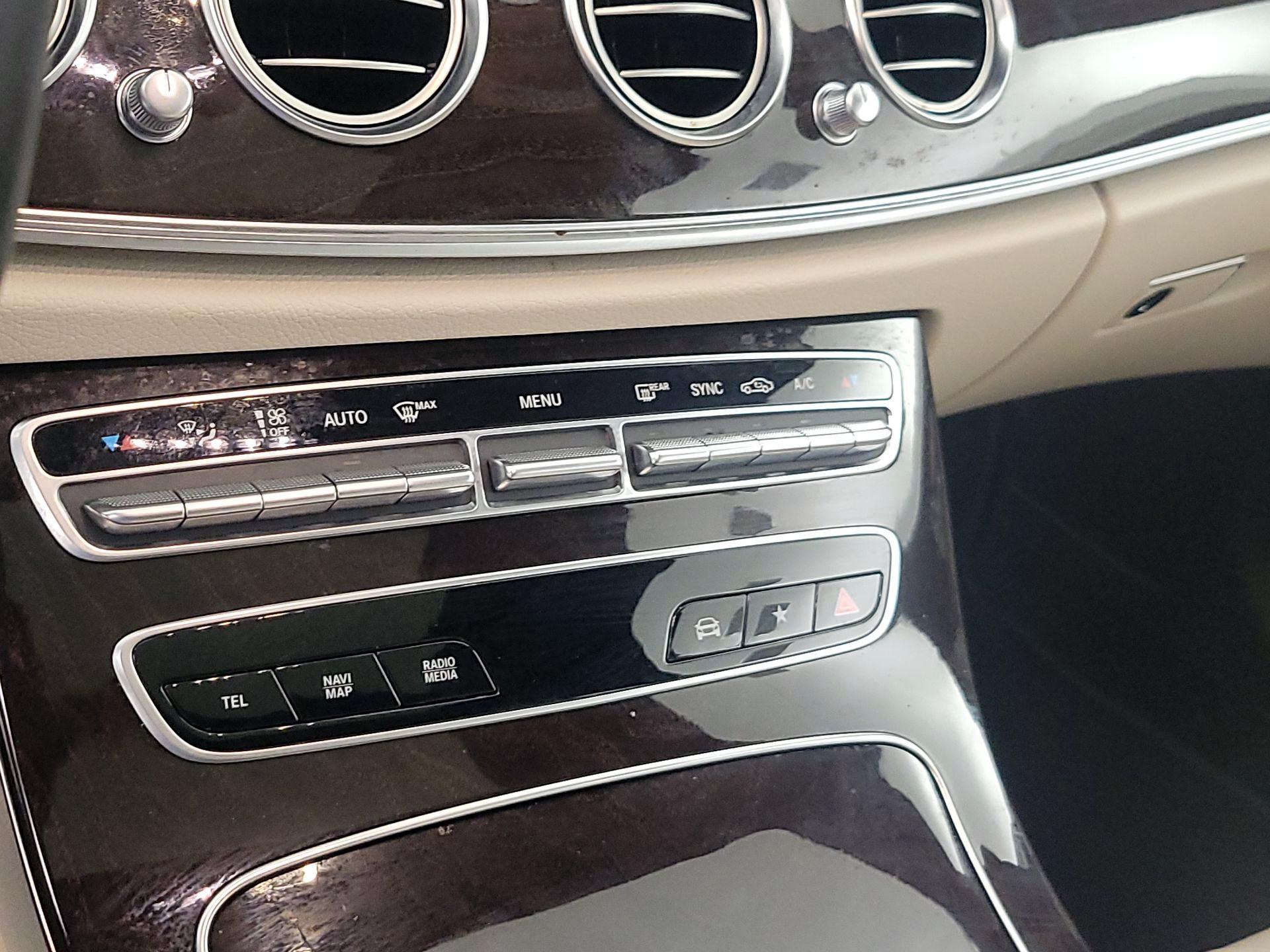 Thumbnail: 2021 Mercedes-Benz E-Class - 17
