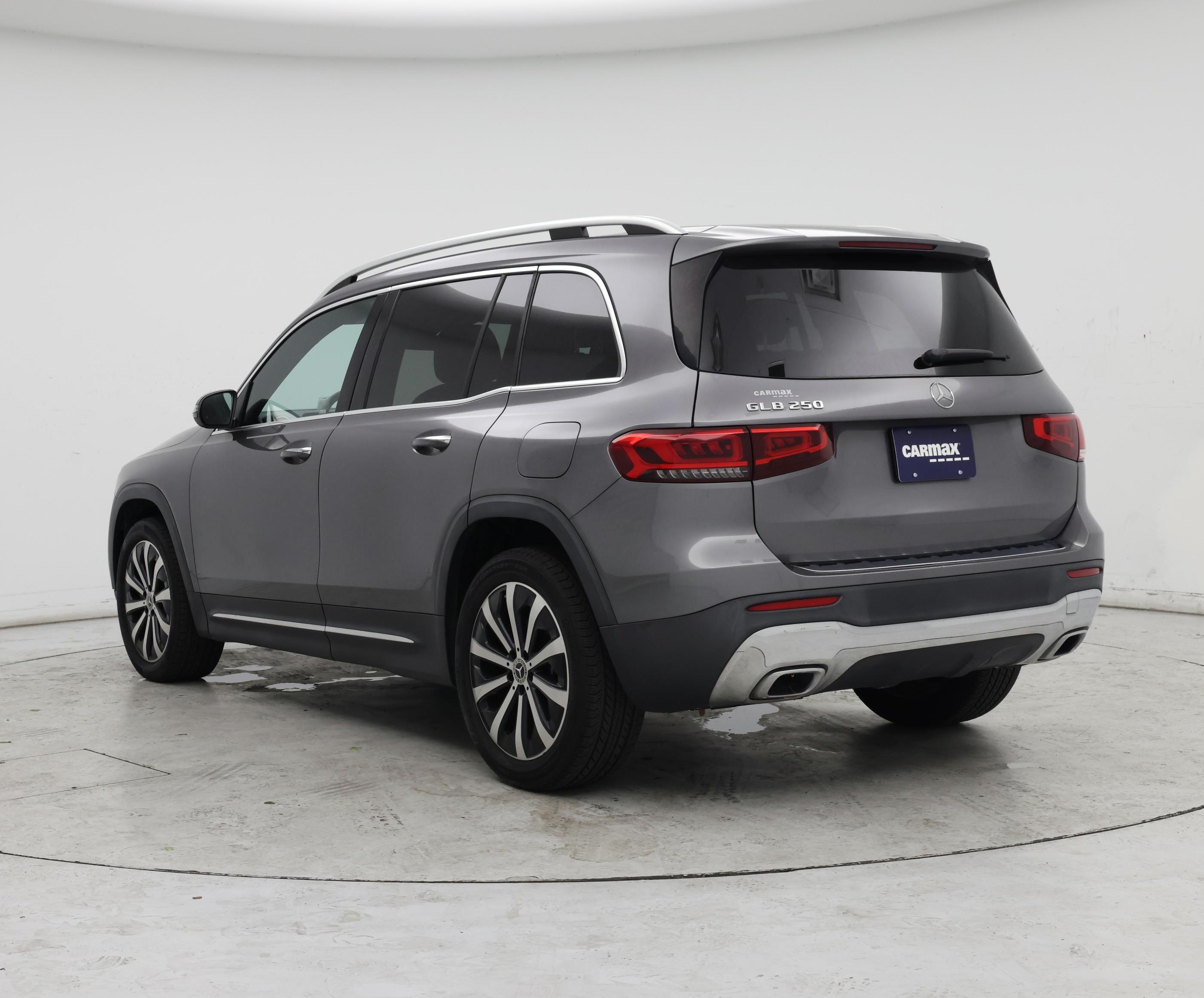 Thumbnail: 2020 Mercedes-Benz GLB - 2