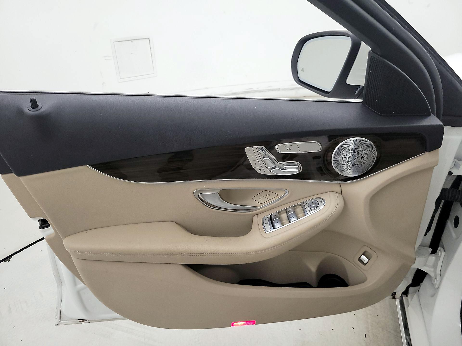 Thumbnail: 2021 Mercedes-Benz C-Class - 12