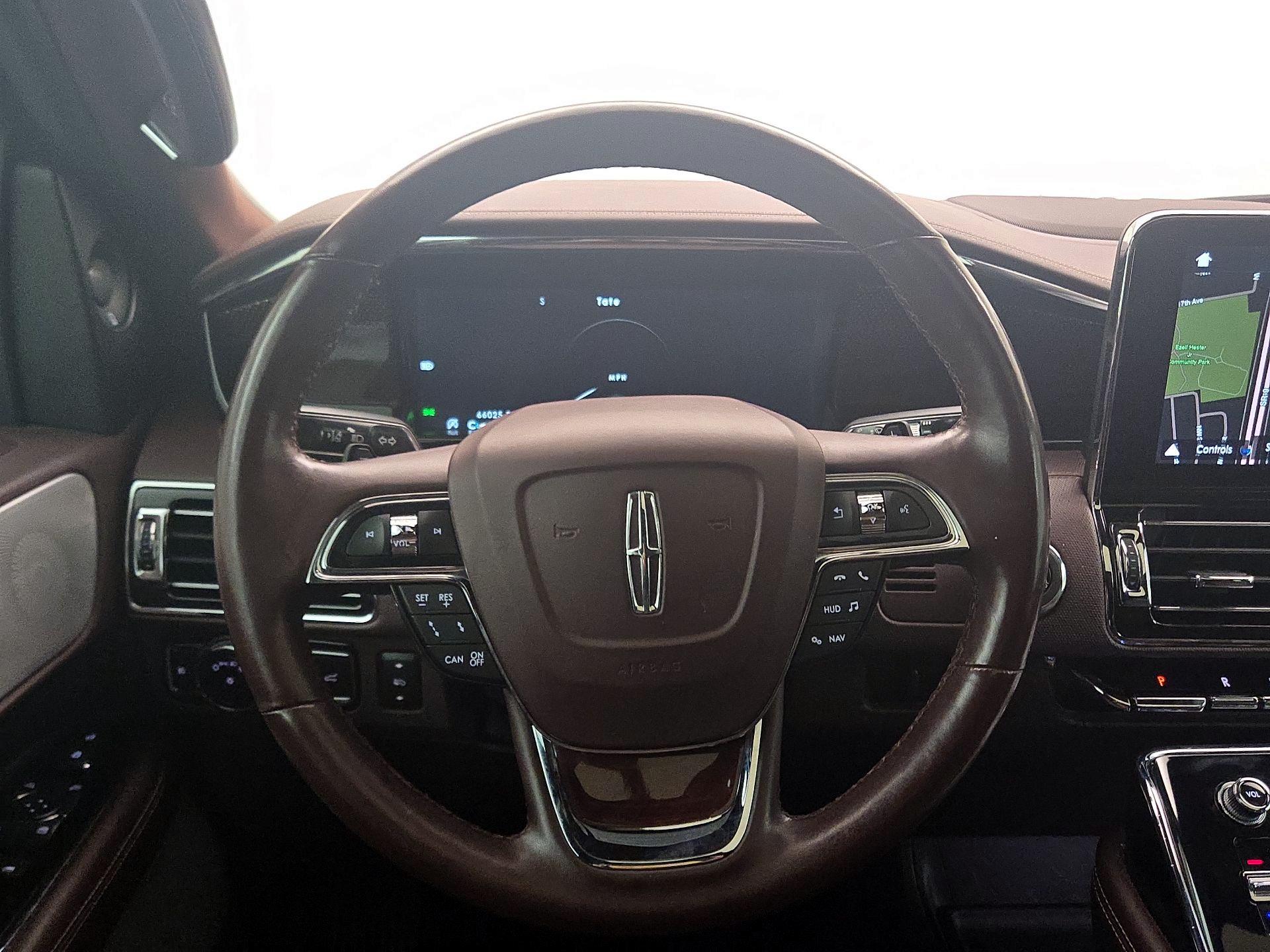 Thumbnail: 2019 Lincoln Navigator - 10