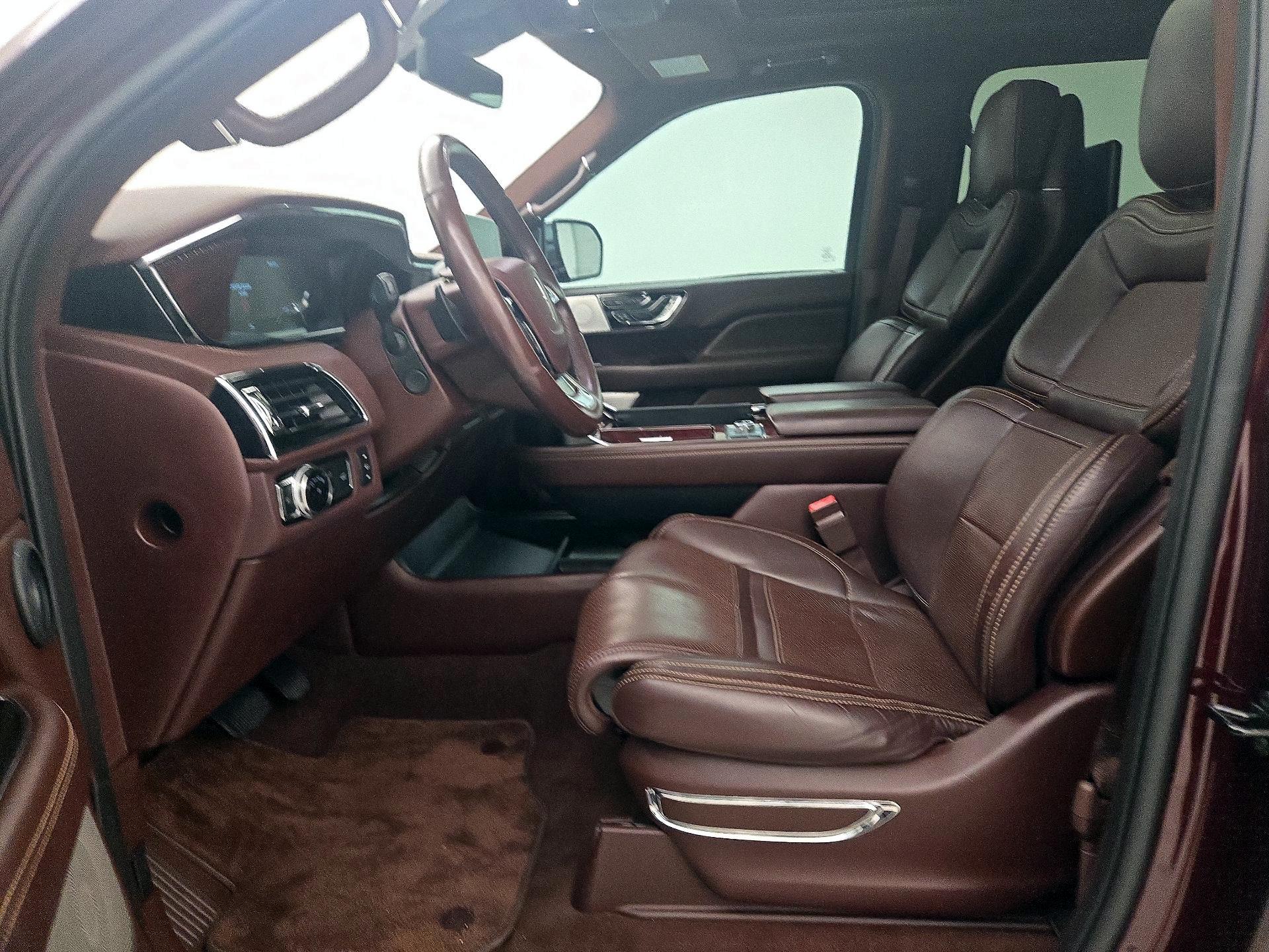 Thumbnail: 2019 Lincoln Navigator - 11