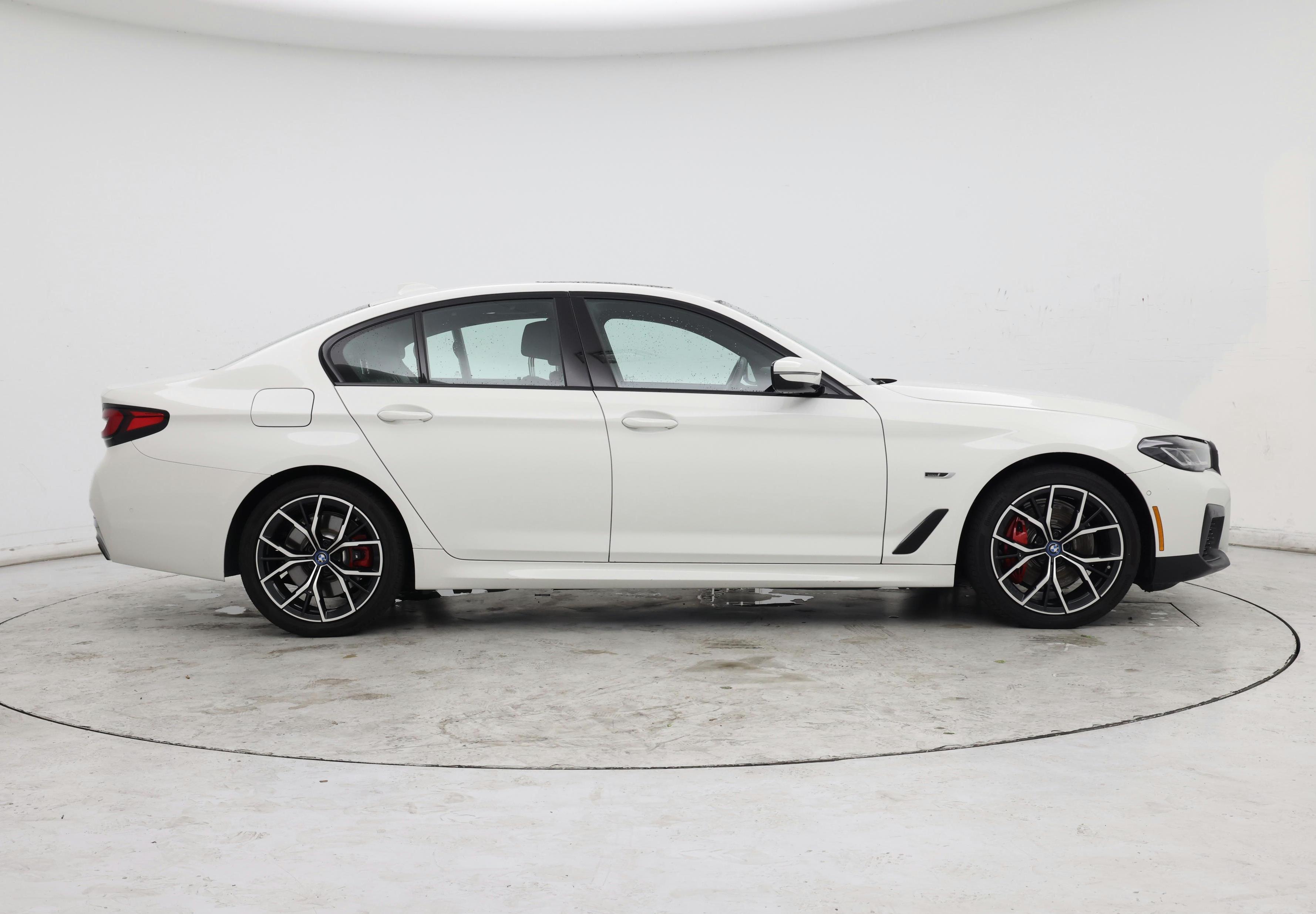 Thumbnail: 2022 BMW 5 Series - 7