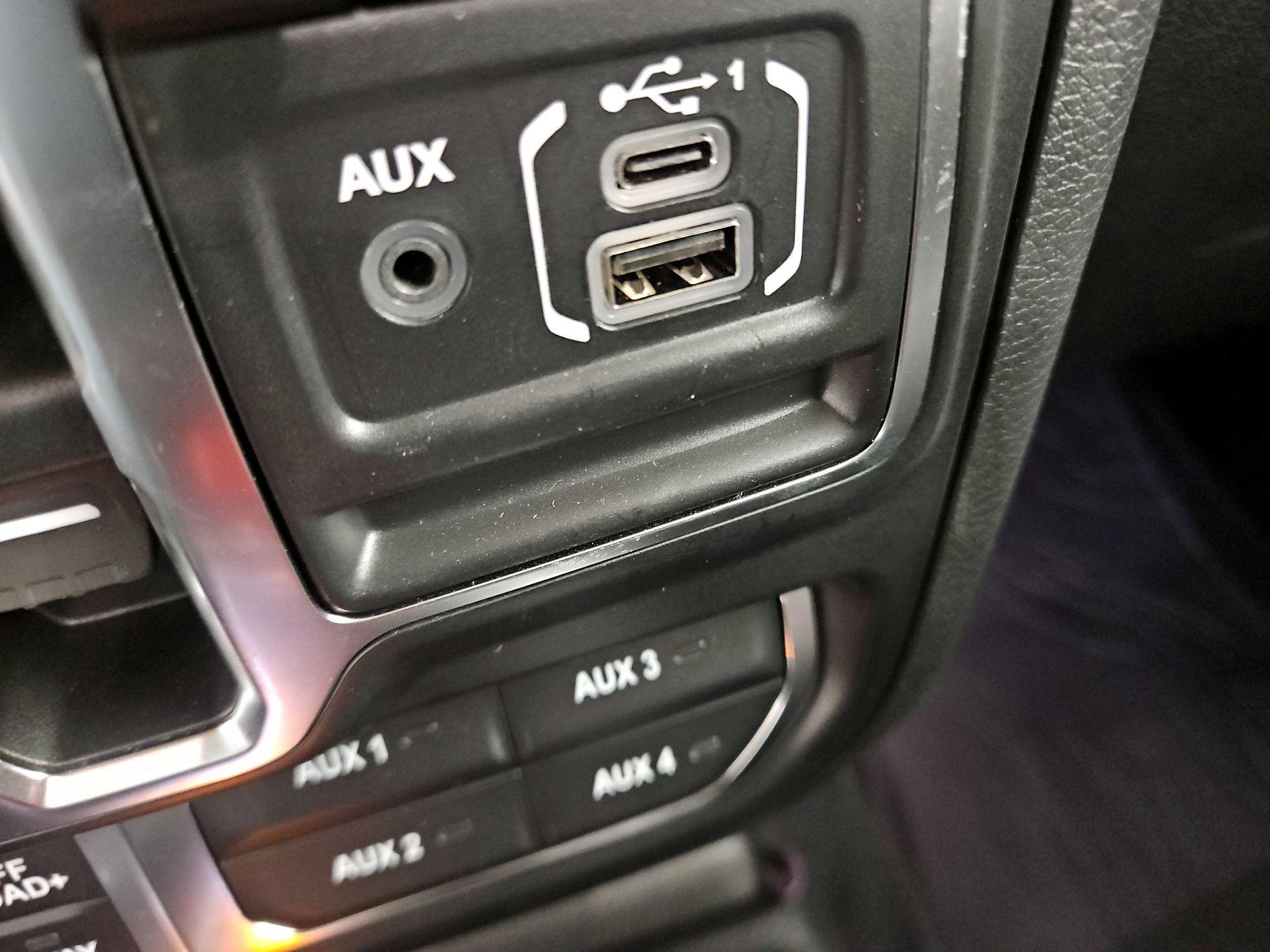 Thumbnail: 2020 Jeep Gladiator - 19