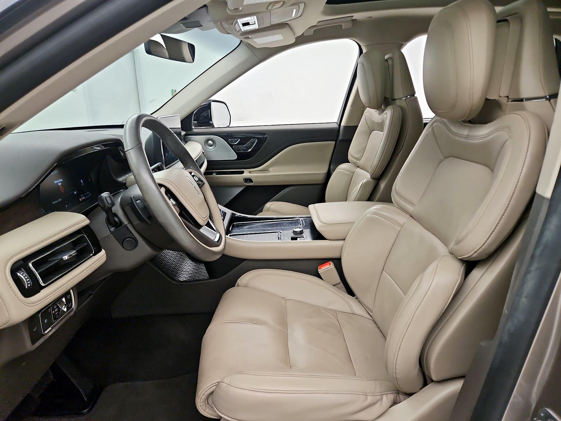 Thumbnail: 2020 Lincoln Aviator - 11