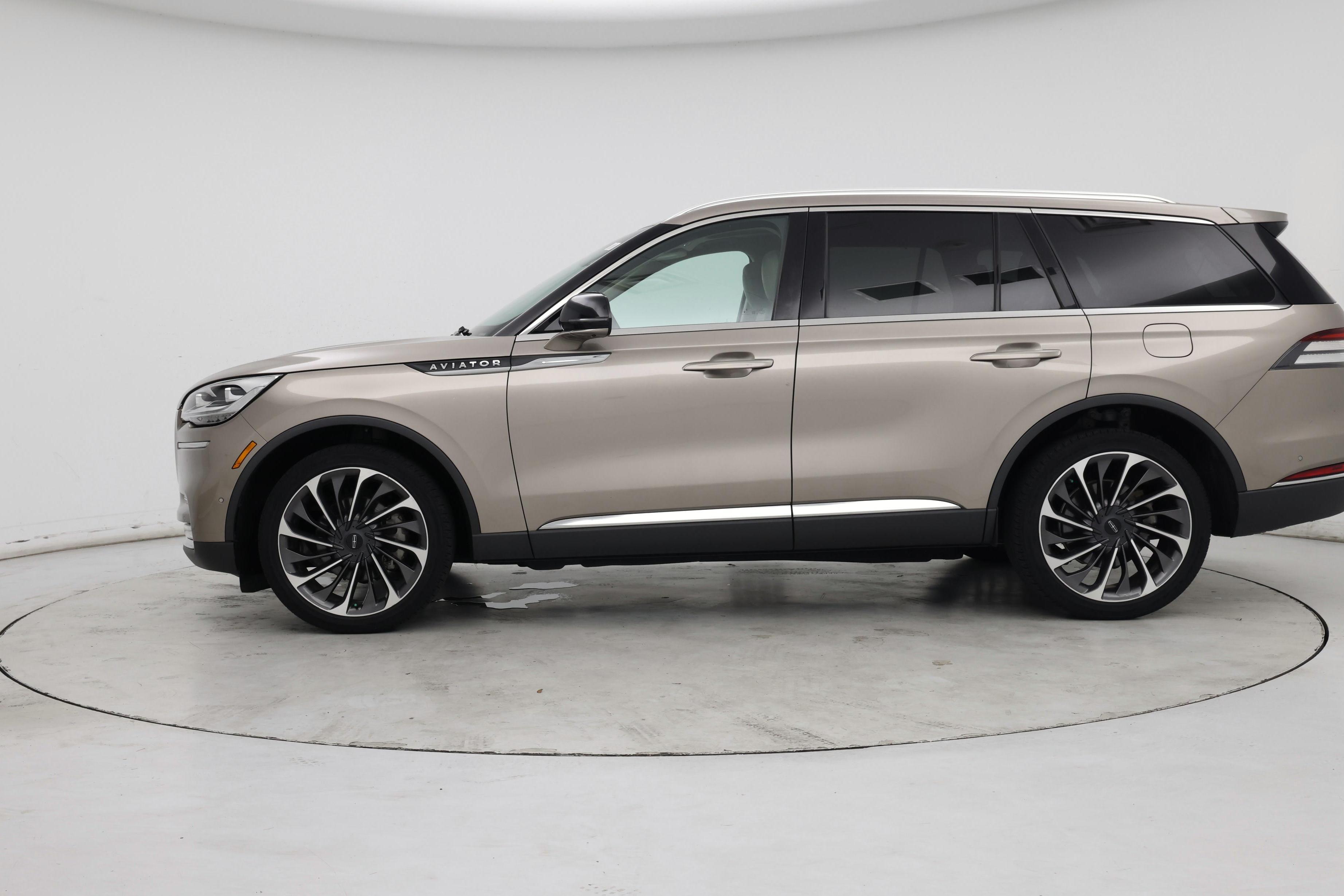 Thumbnail: 2020 Lincoln Aviator - 3