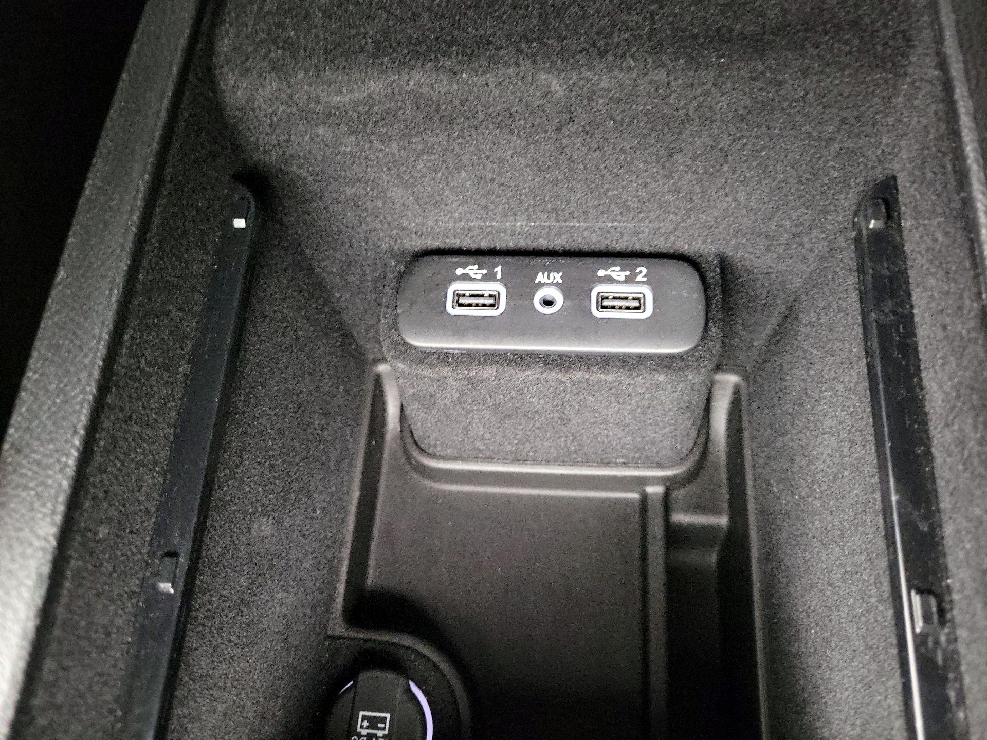 Thumbnail: 2020 Dodge Charger - 16