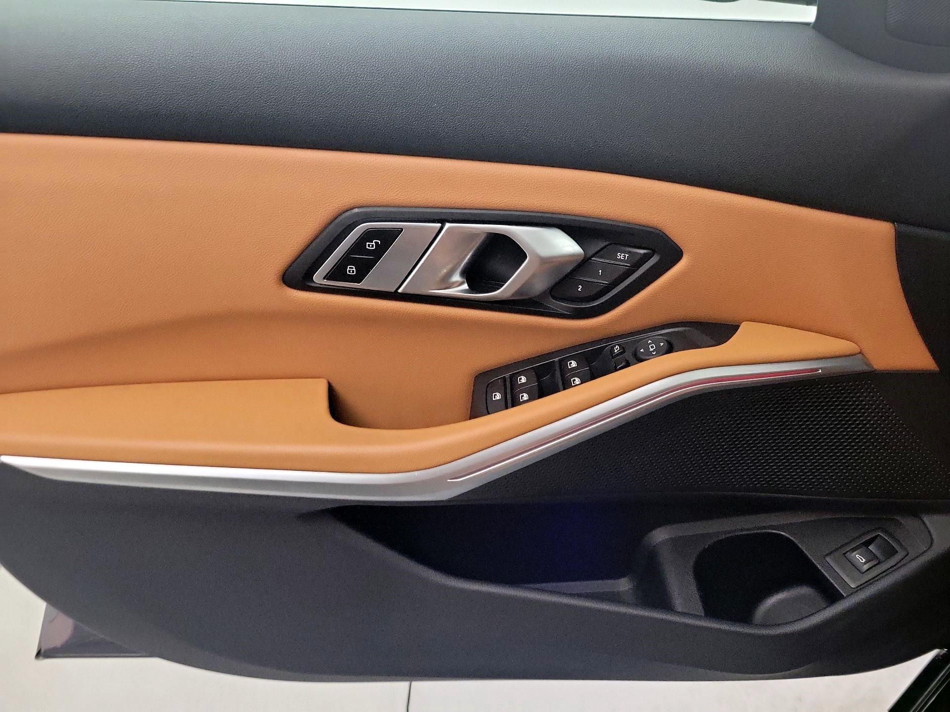 Thumbnail: 2022 BMW 3 Series - 10
