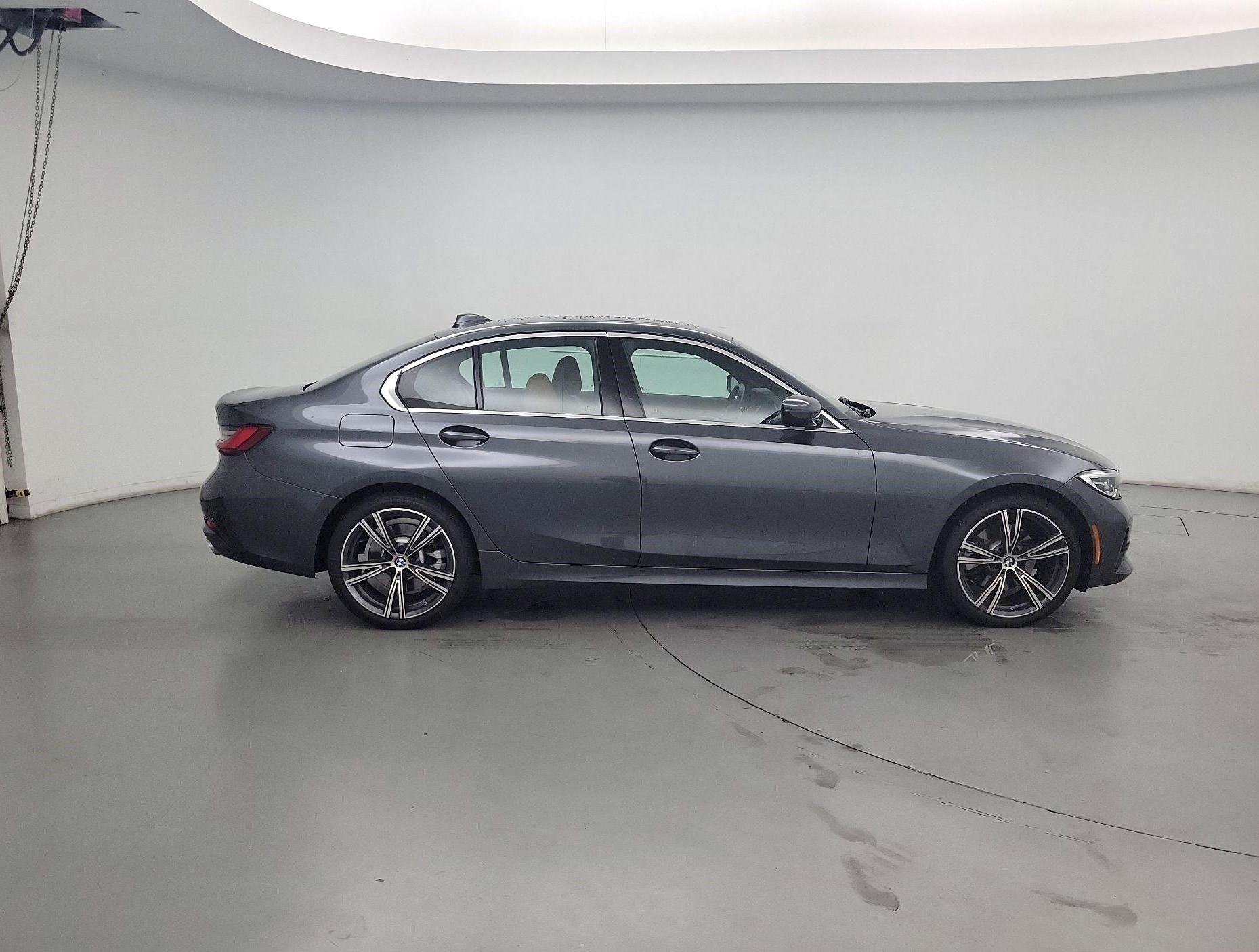 Thumbnail: 2022 BMW 3 Series - 4