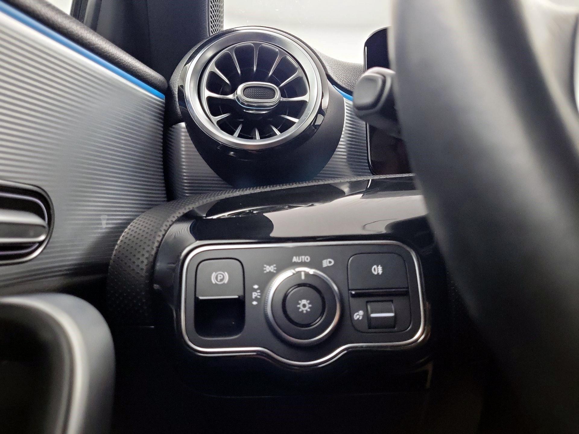 Thumbnail: 2019 Mercedes-Benz A-Class - 11