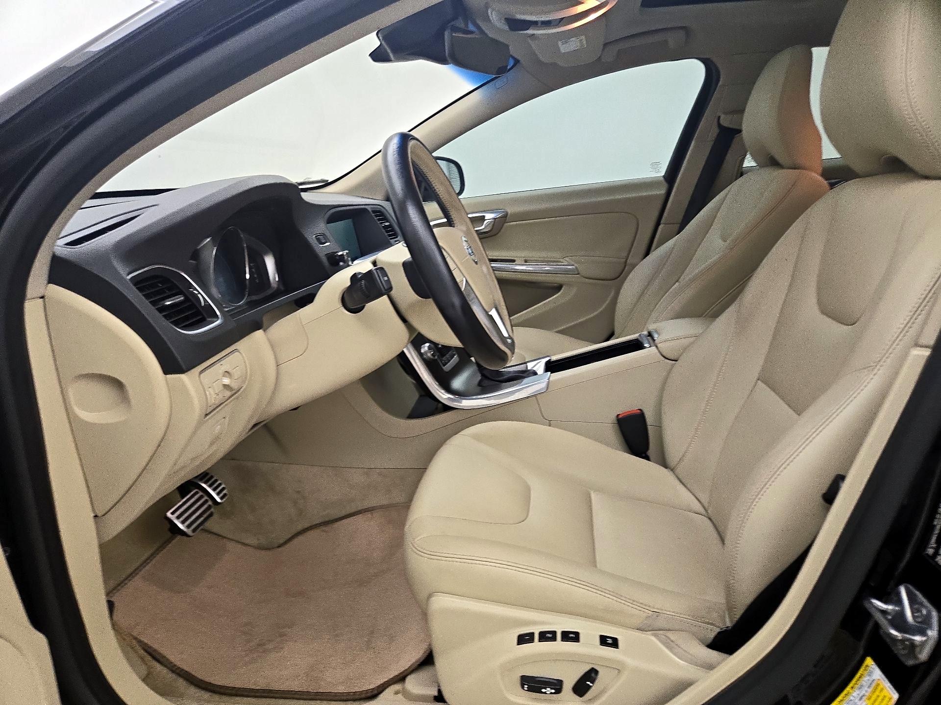 Thumbnail: 2016 Volvo S60 - 11