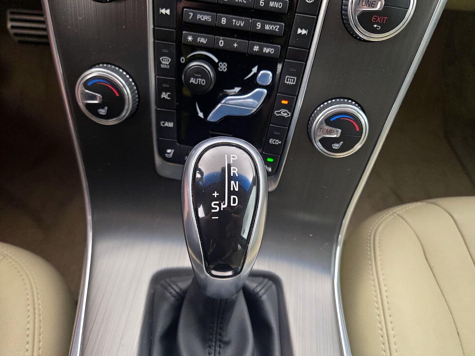 Thumbnail: 2016 Volvo S60 - 18