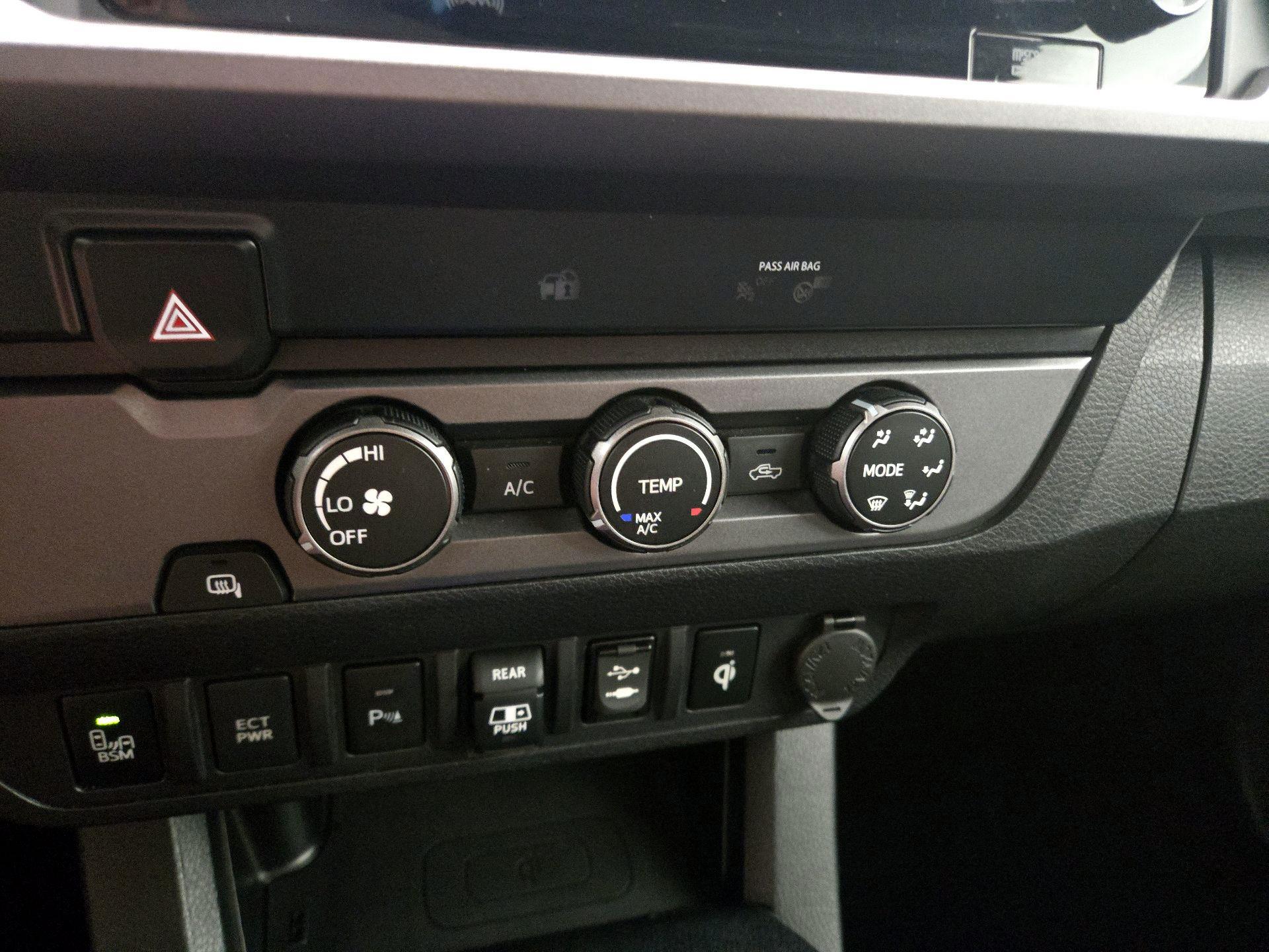 Thumbnail: 2019 Toyota Tacoma - 16