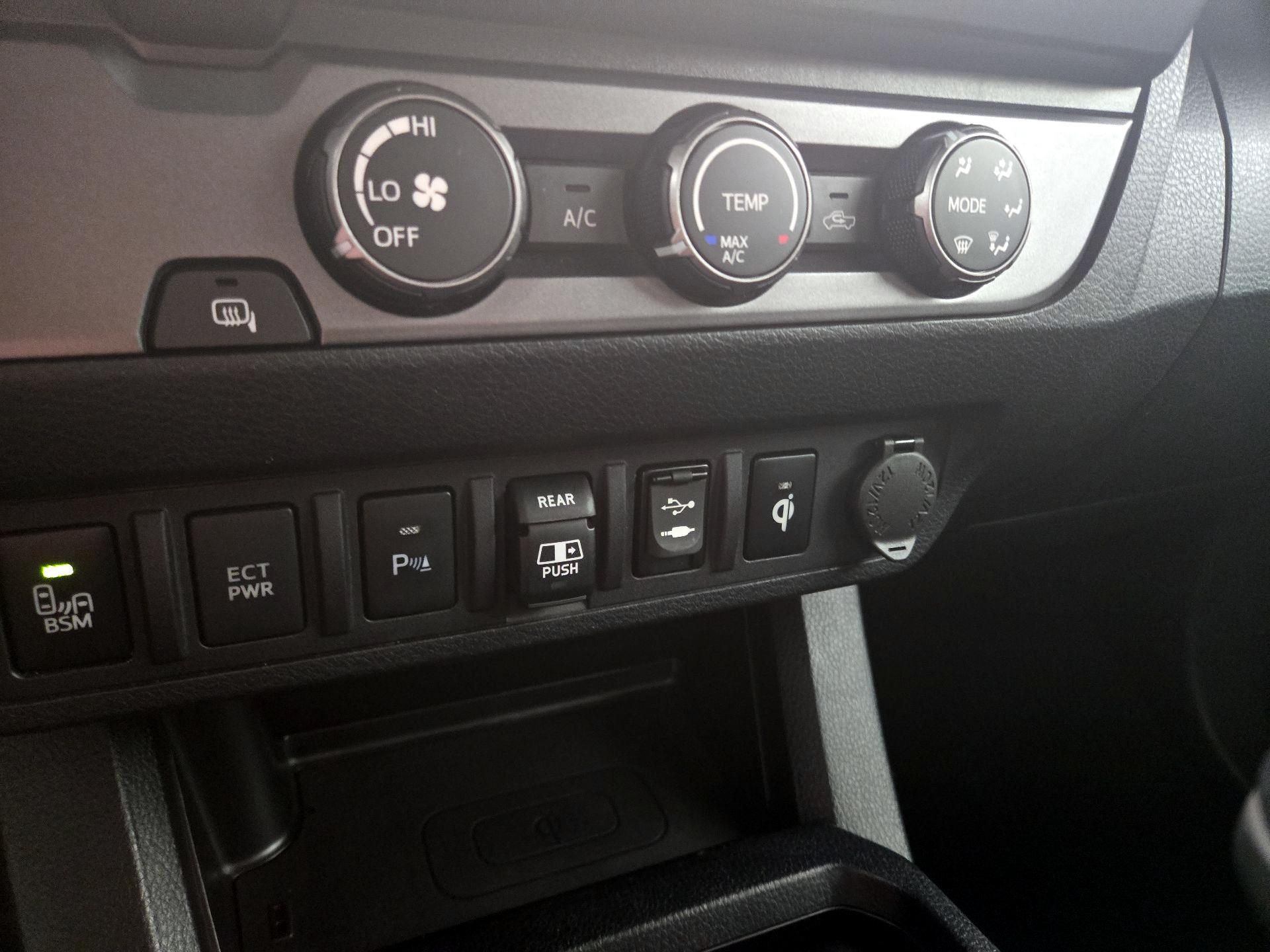 Thumbnail: 2019 Toyota Tacoma - 18