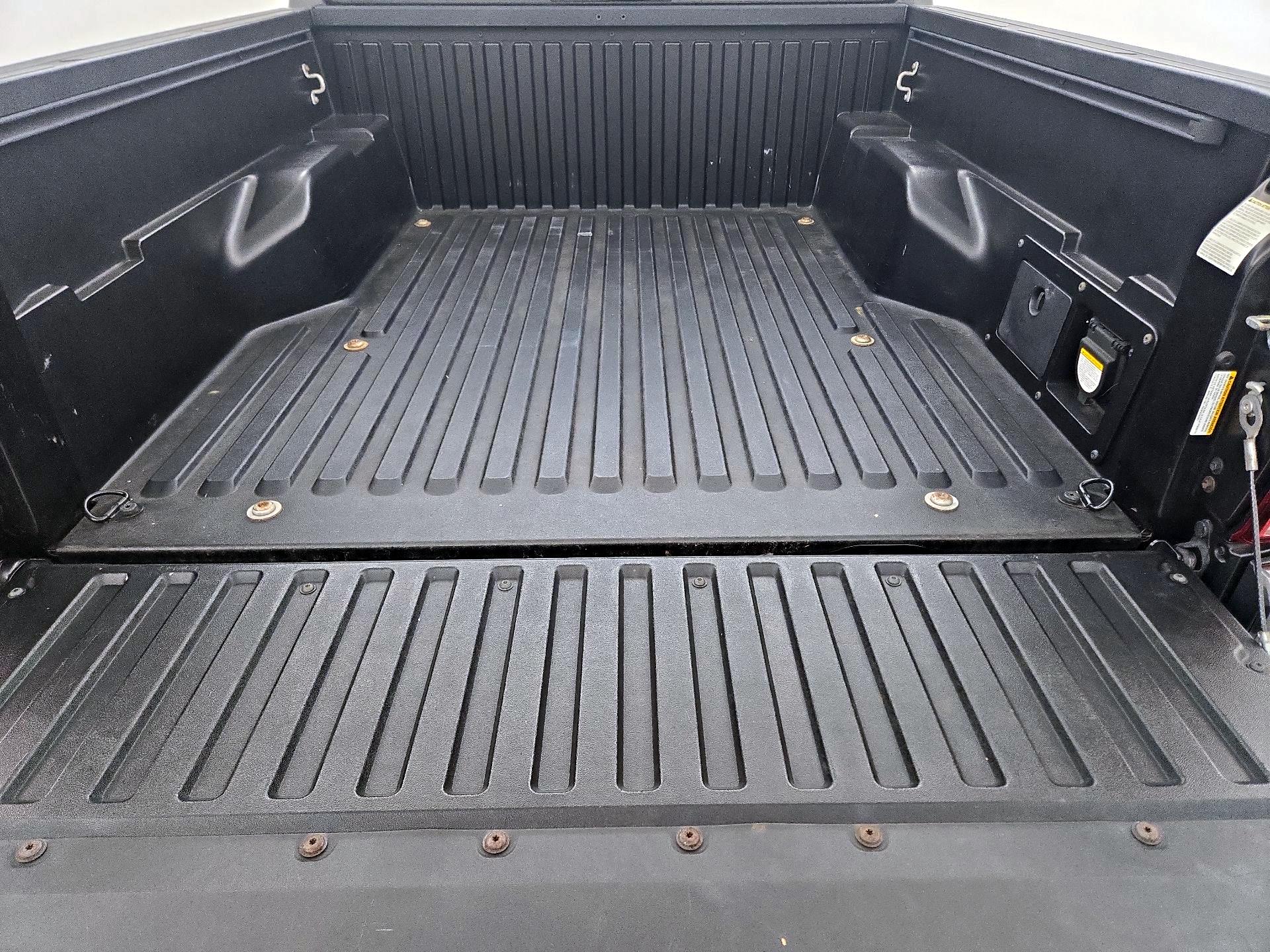 Thumbnail: 2019 Toyota Tacoma - 20