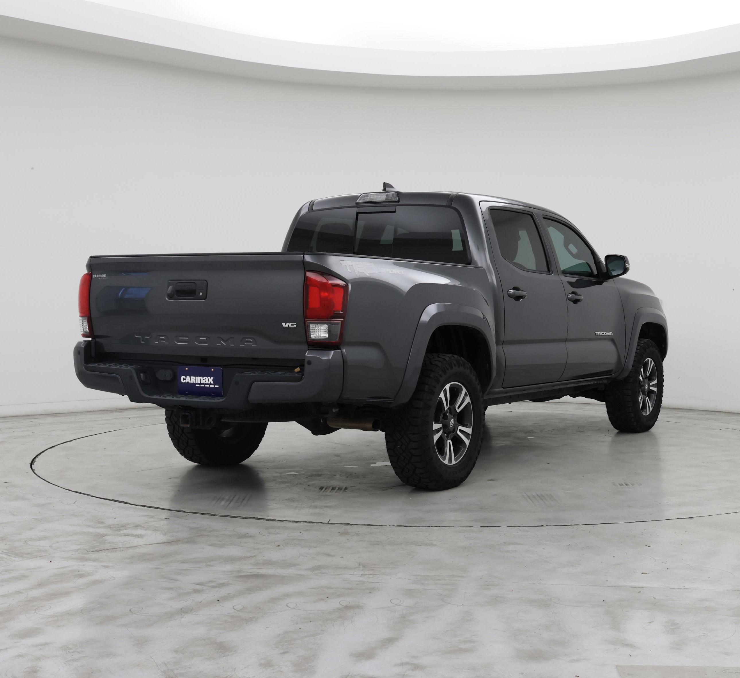 Thumbnail: 2019 Toyota Tacoma - 8