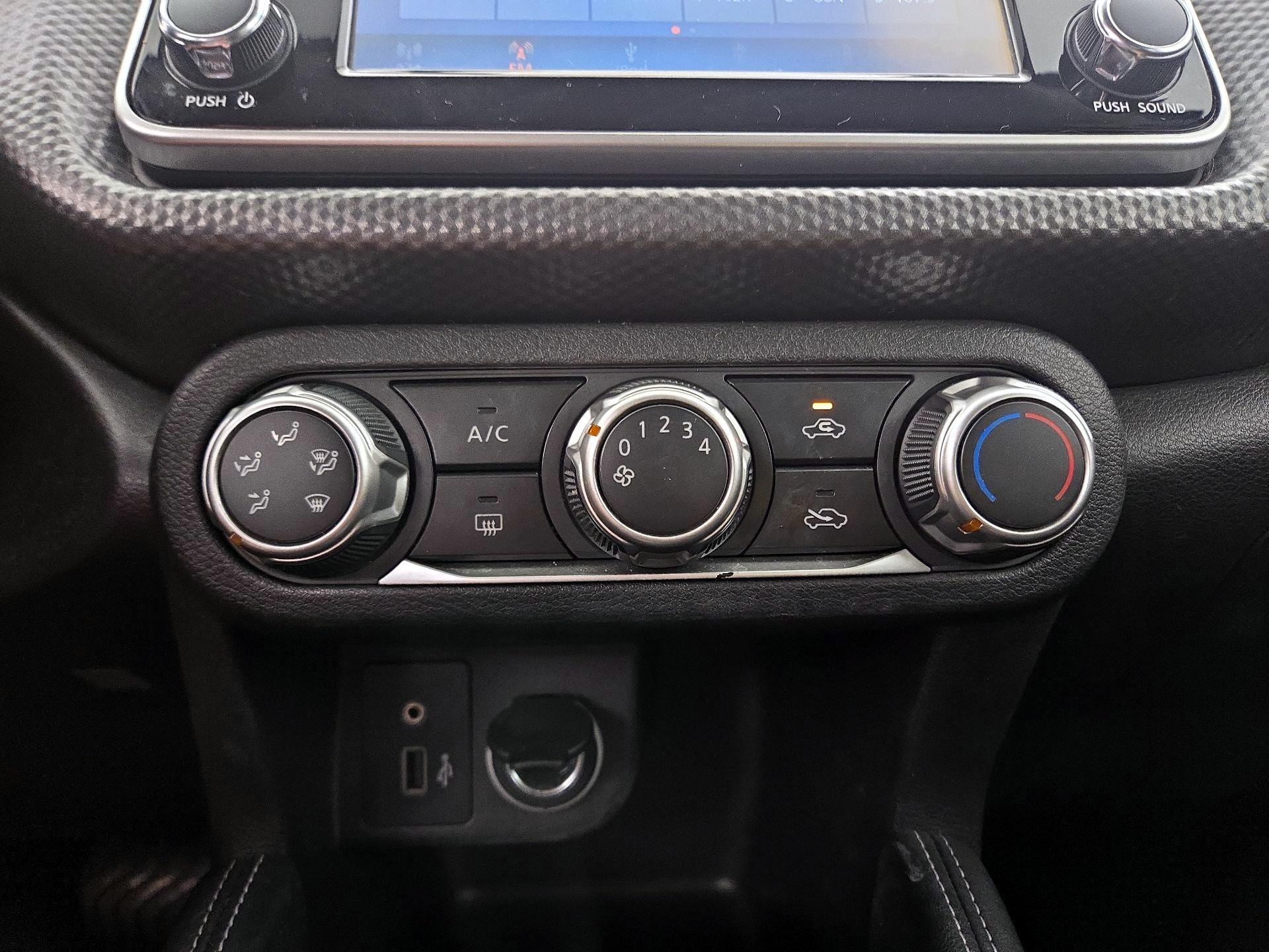 Thumbnail: 2019 Nissan Kicks - 16
