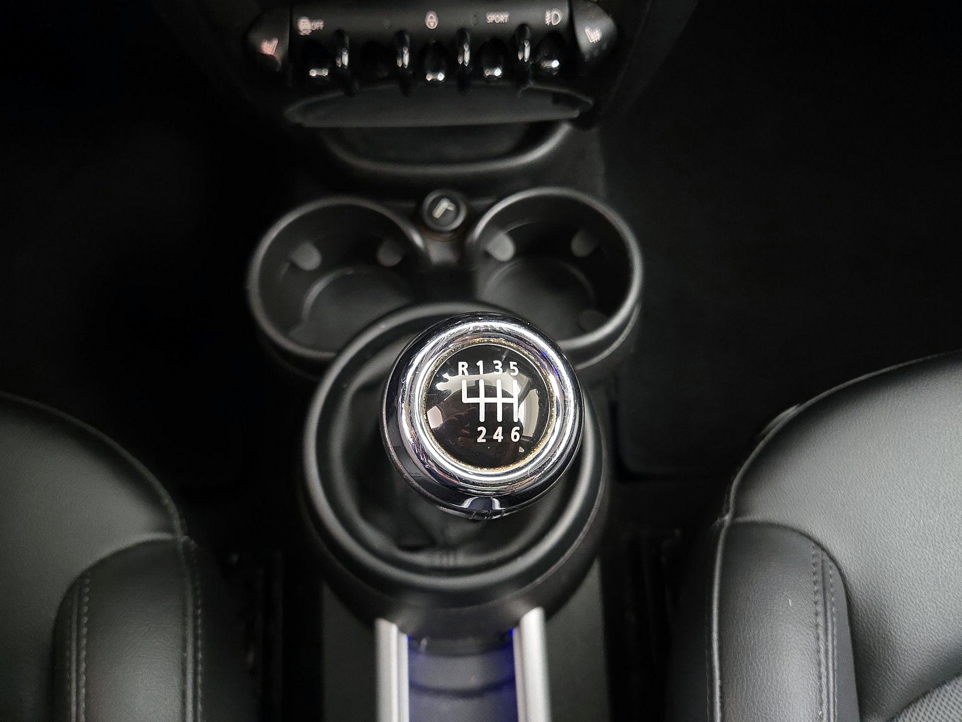 Thumbnail: 2015 MINI Cooper Countryman - 15