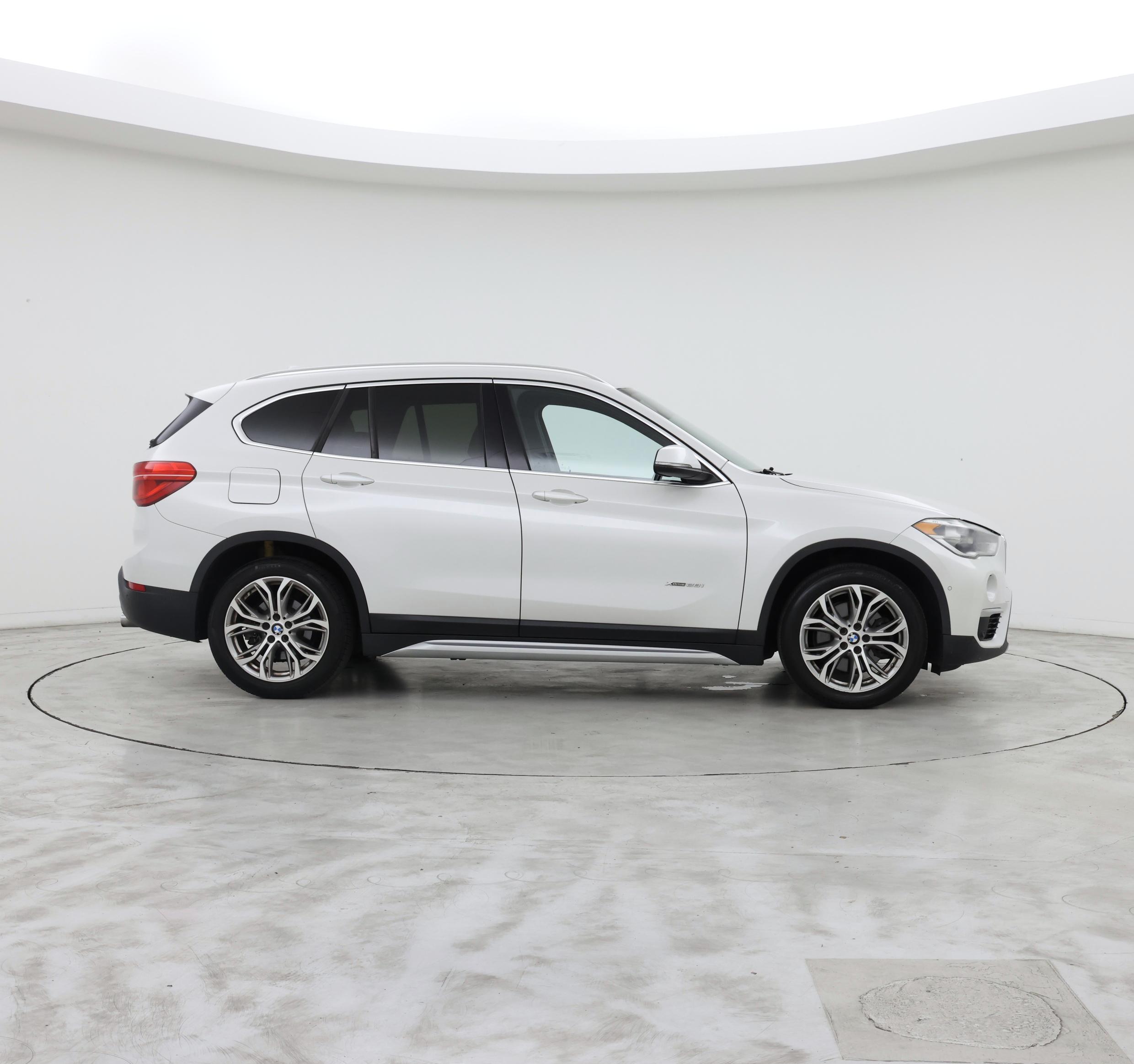 Thumbnail: 2017 BMW X1 - 7