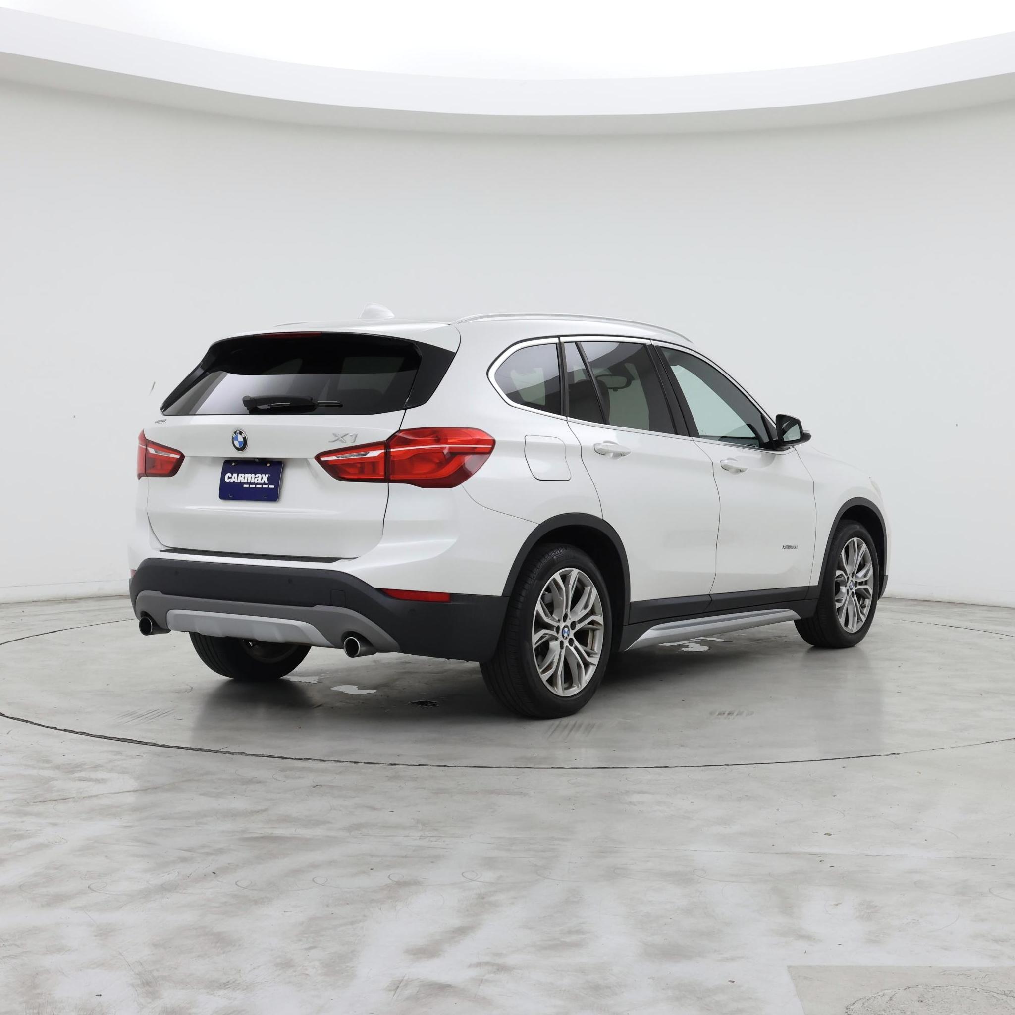Thumbnail: 2017 BMW X1 - 8
