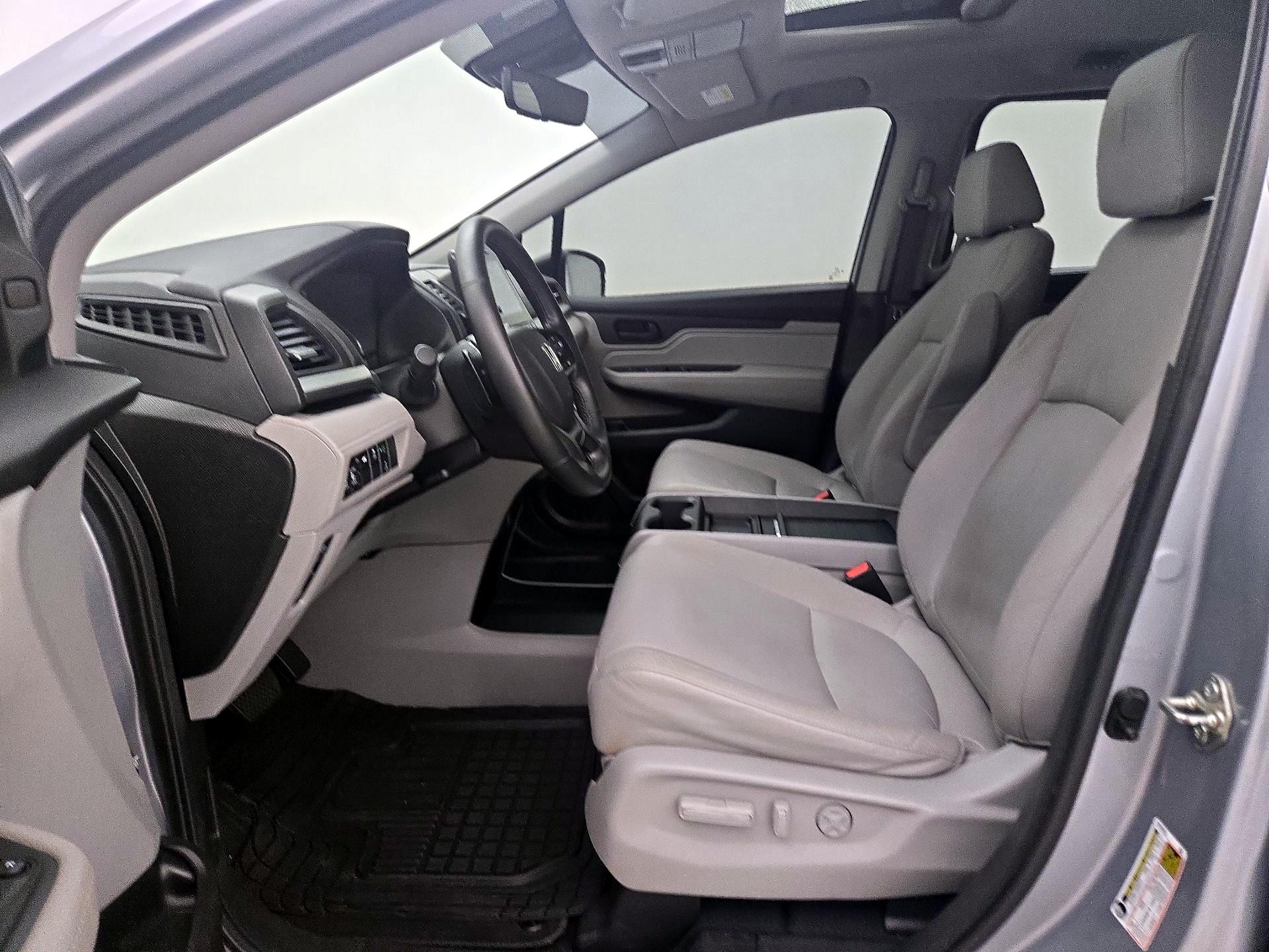 Thumbnail: 2018 Honda Odyssey - 11