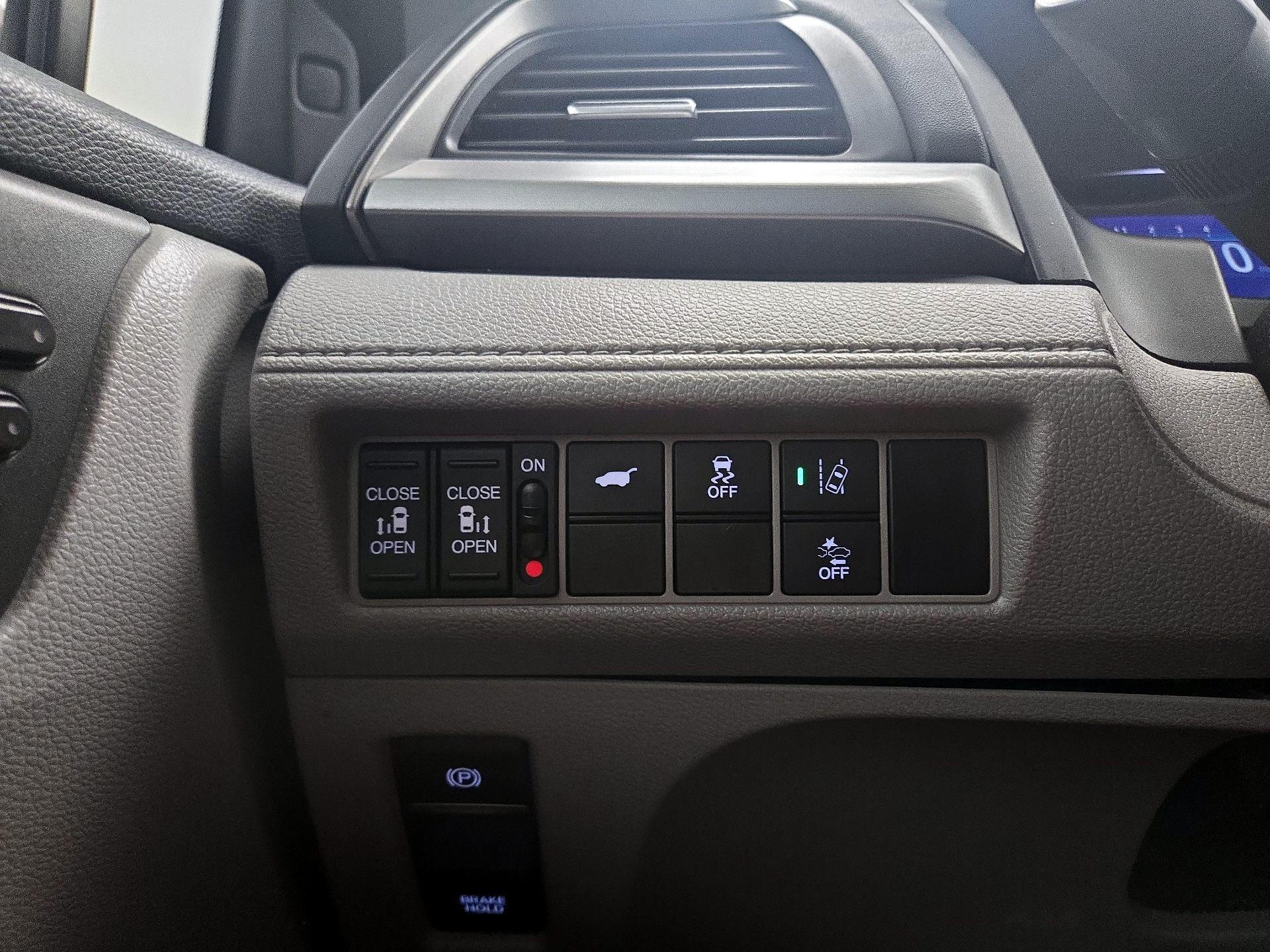 Thumbnail: 2018 Honda Odyssey - 13