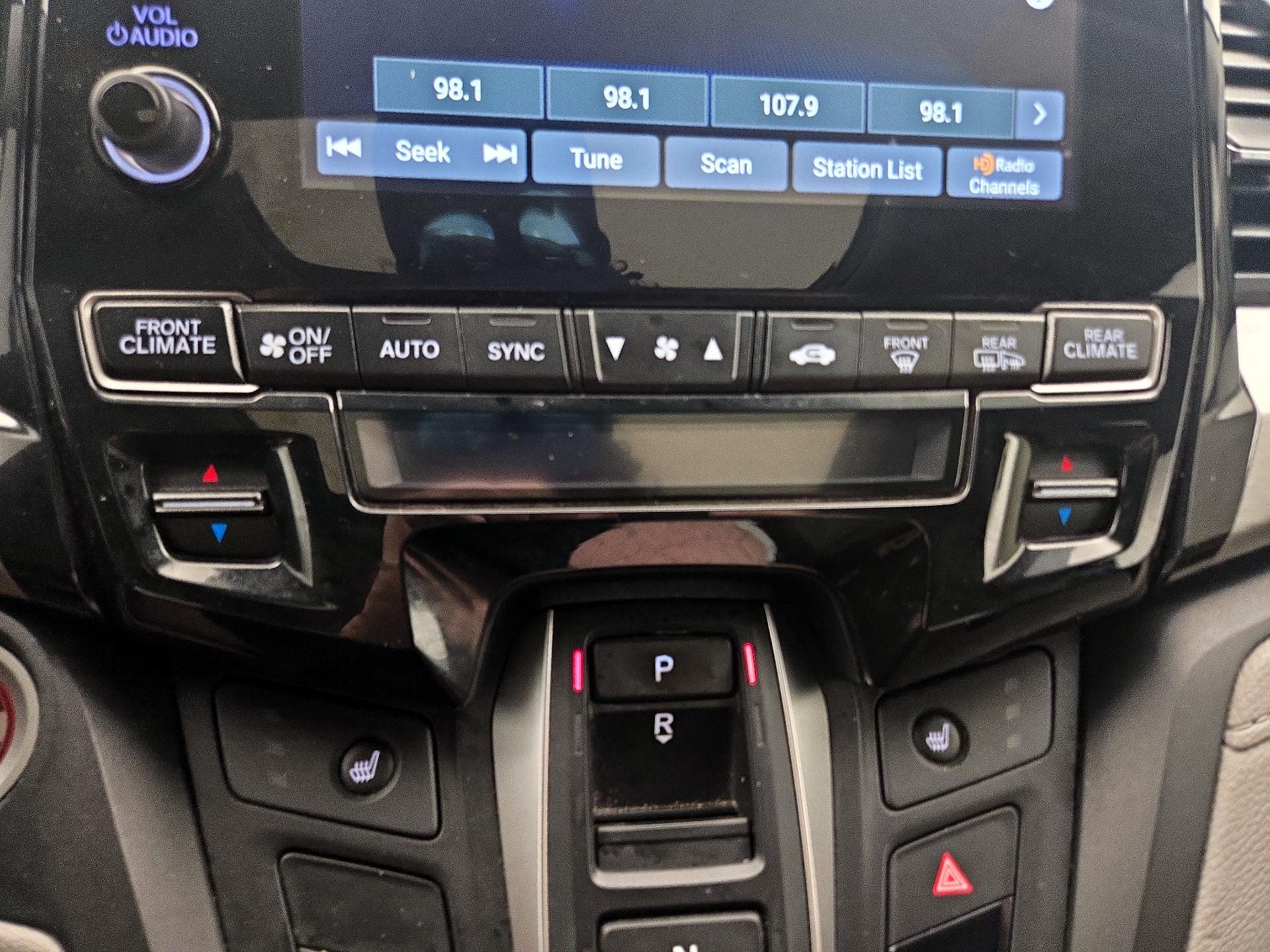Thumbnail: 2018 Honda Odyssey - 16