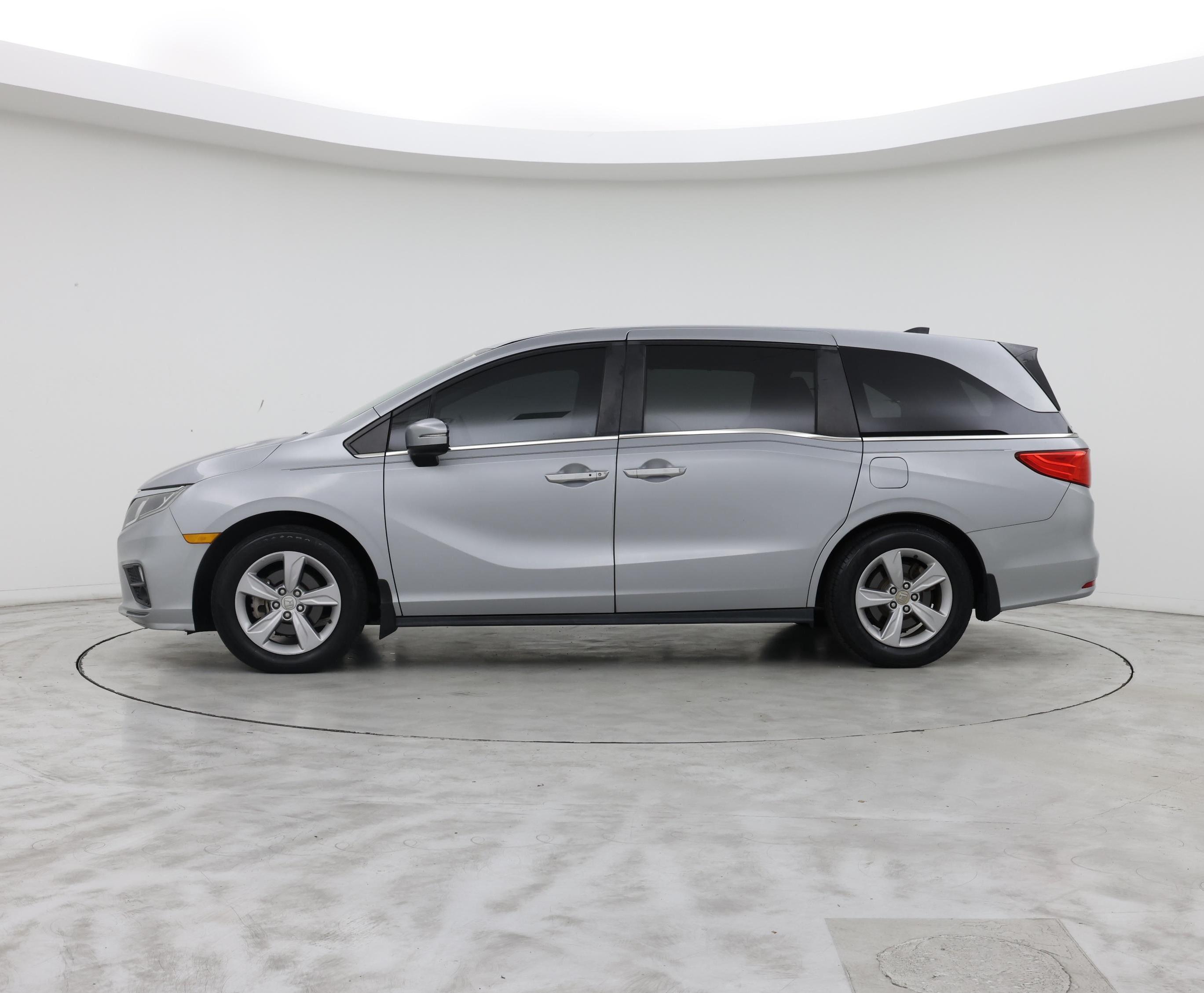 Thumbnail: 2018 Honda Odyssey - 3