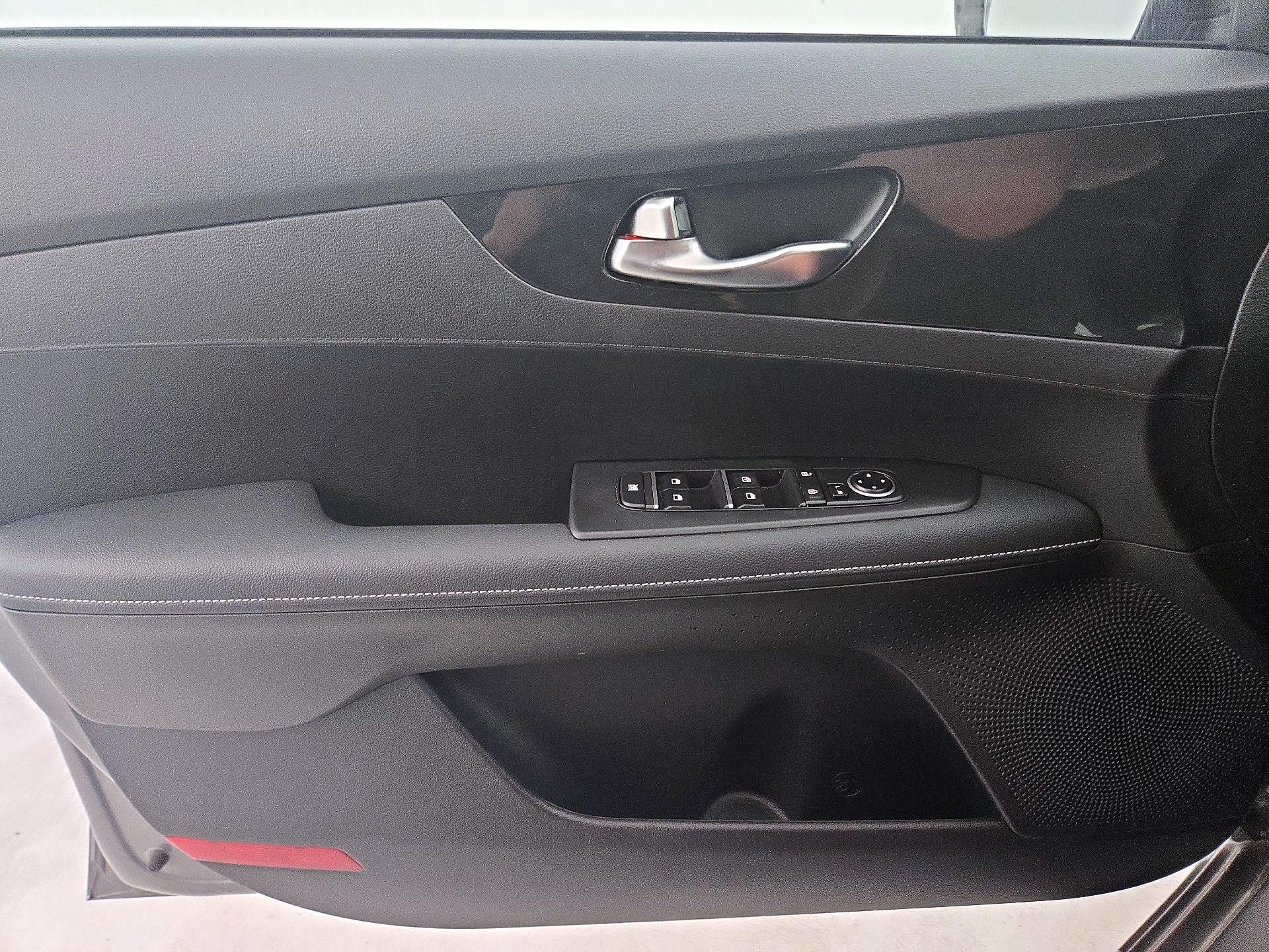 Thumbnail: 2023 Kia Forte - 12