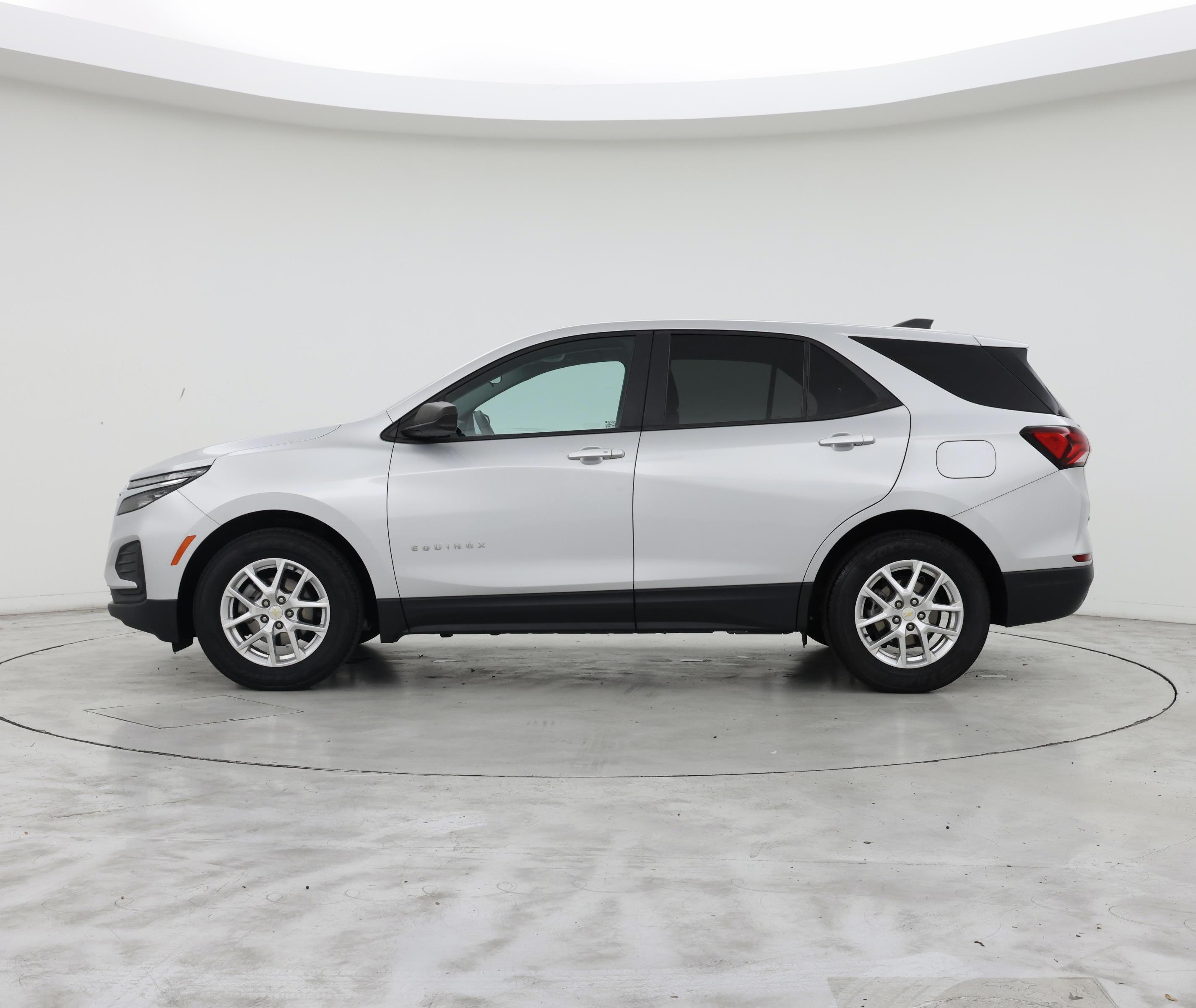 Thumbnail: 2022 Chevrolet Equinox - 3