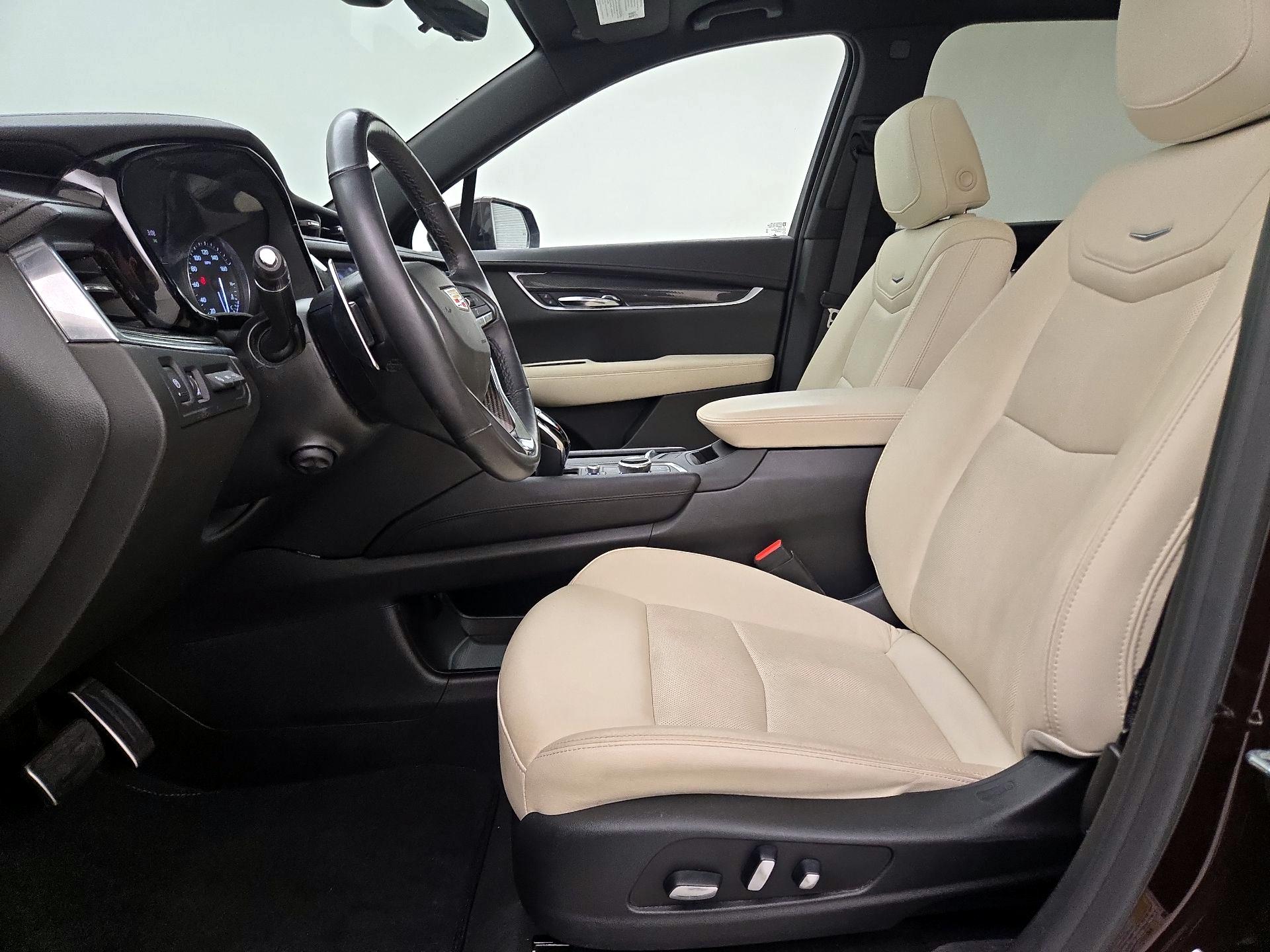 Thumbnail: 2020 Cadillac XT6 - 11