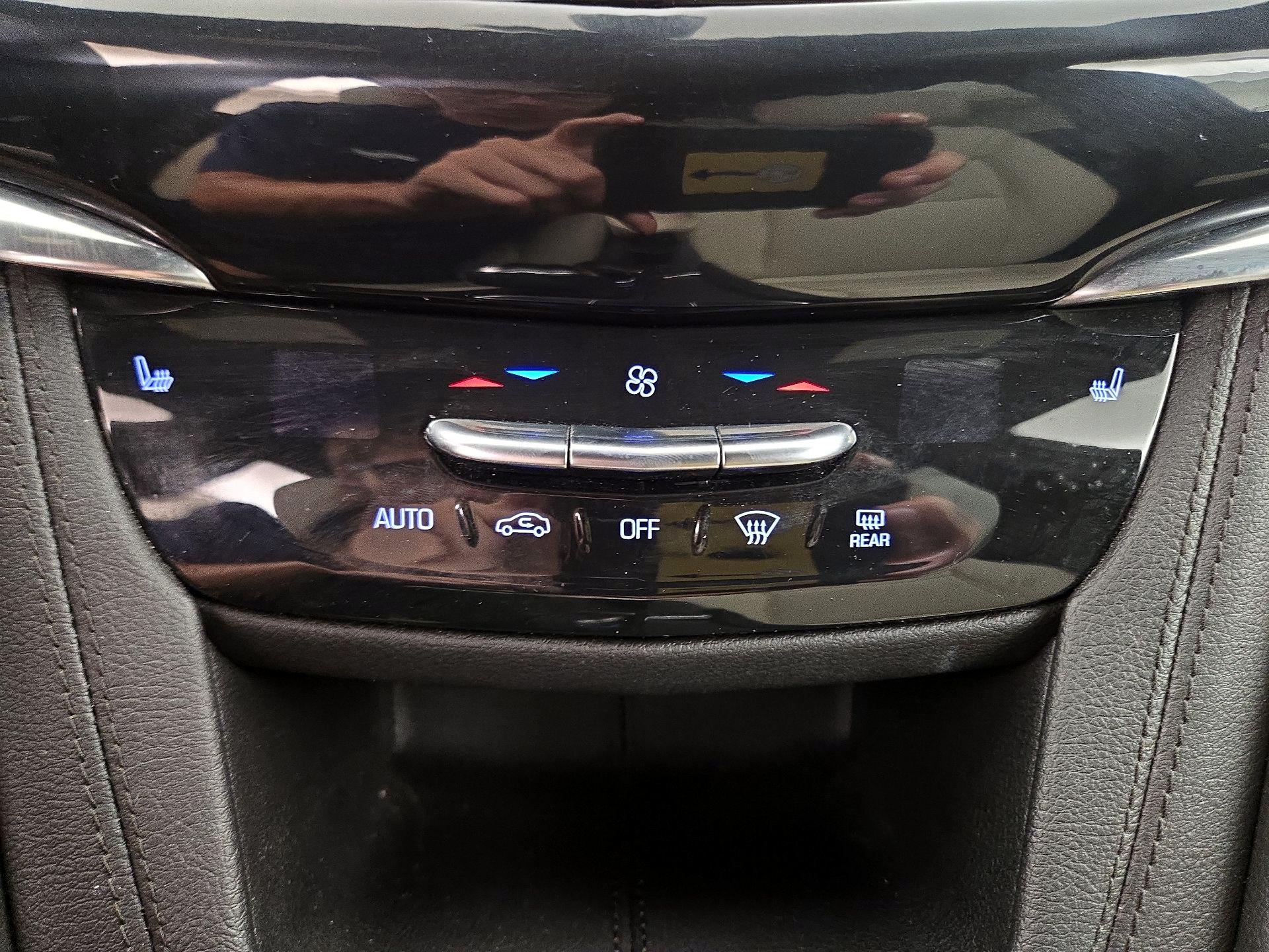 Thumbnail: 2020 Cadillac XT6 - 16