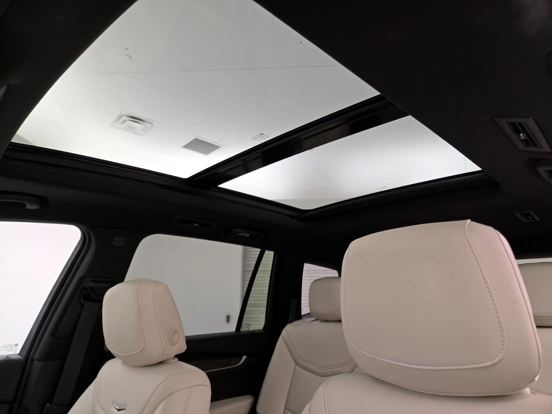 Thumbnail: 2020 Cadillac XT6 - 19