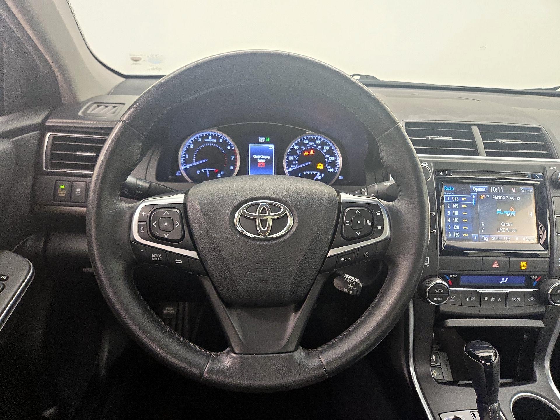 Thumbnail: 2015 Toyota Camry - 10