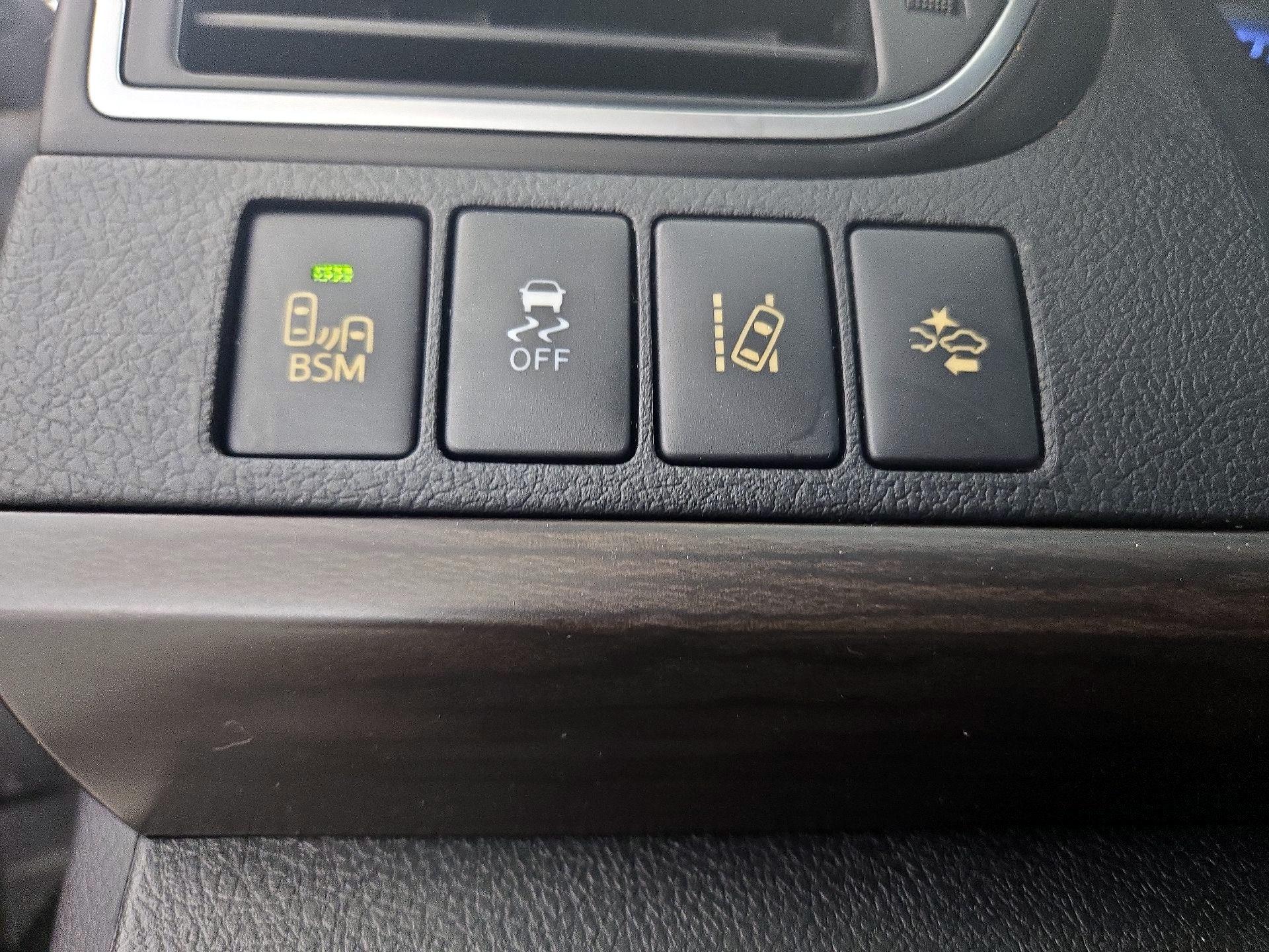 Thumbnail: 2015 Toyota Camry - 13