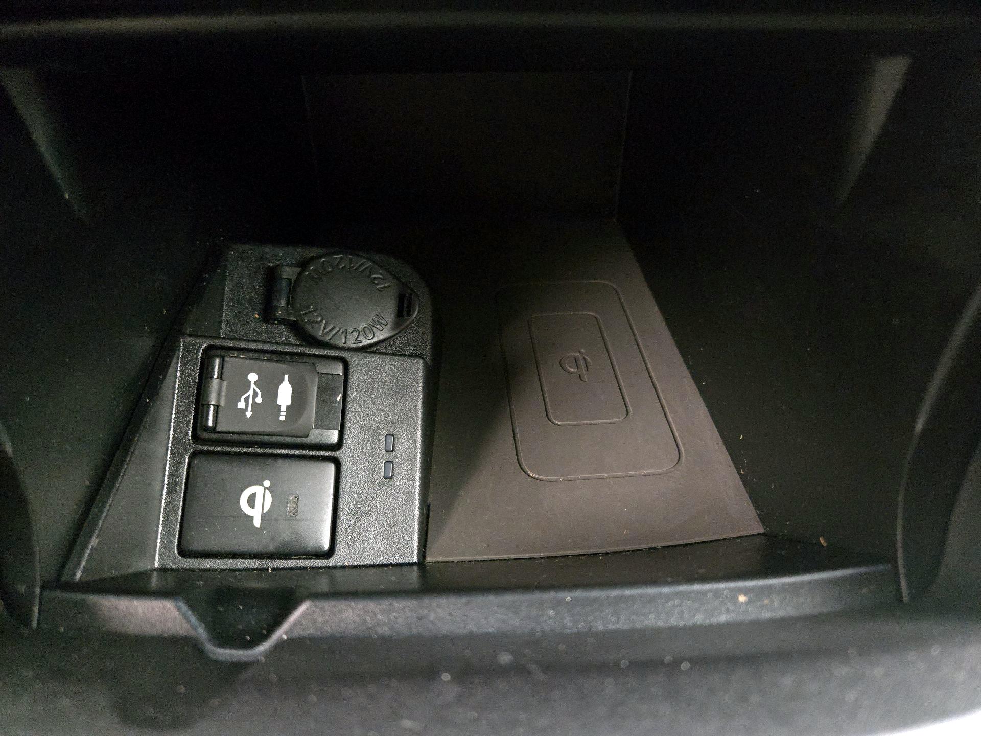 Thumbnail: 2015 Toyota Camry - 18
