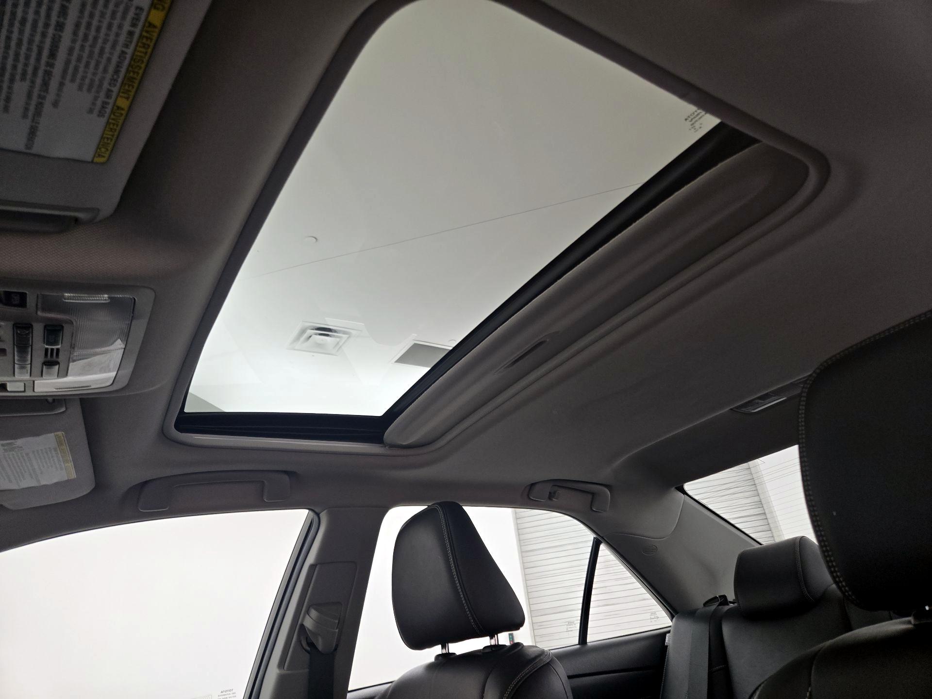 Thumbnail: 2015 Toyota Camry - 19