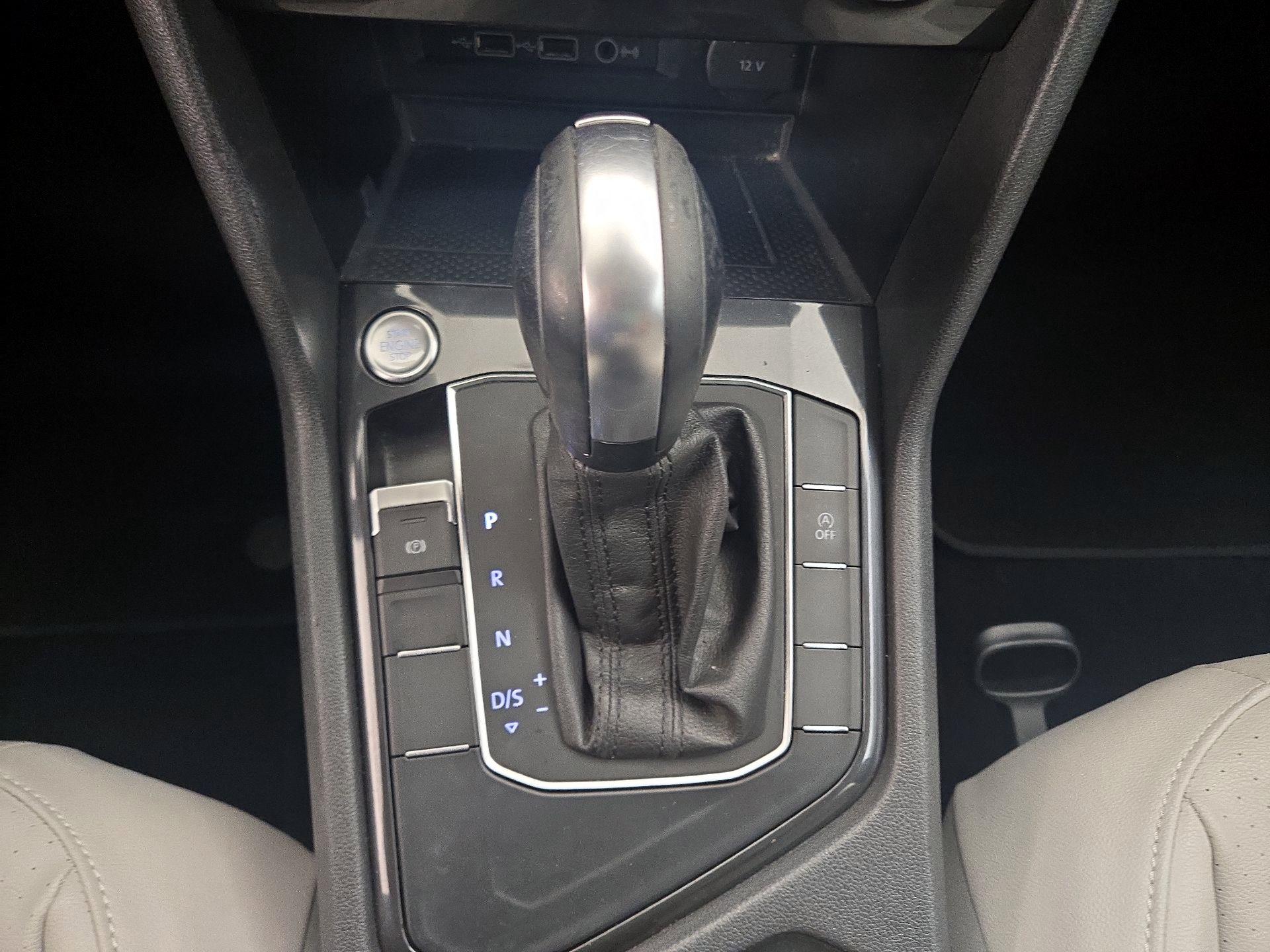 Thumbnail: 2020 Volkswagen Tiguan - 17