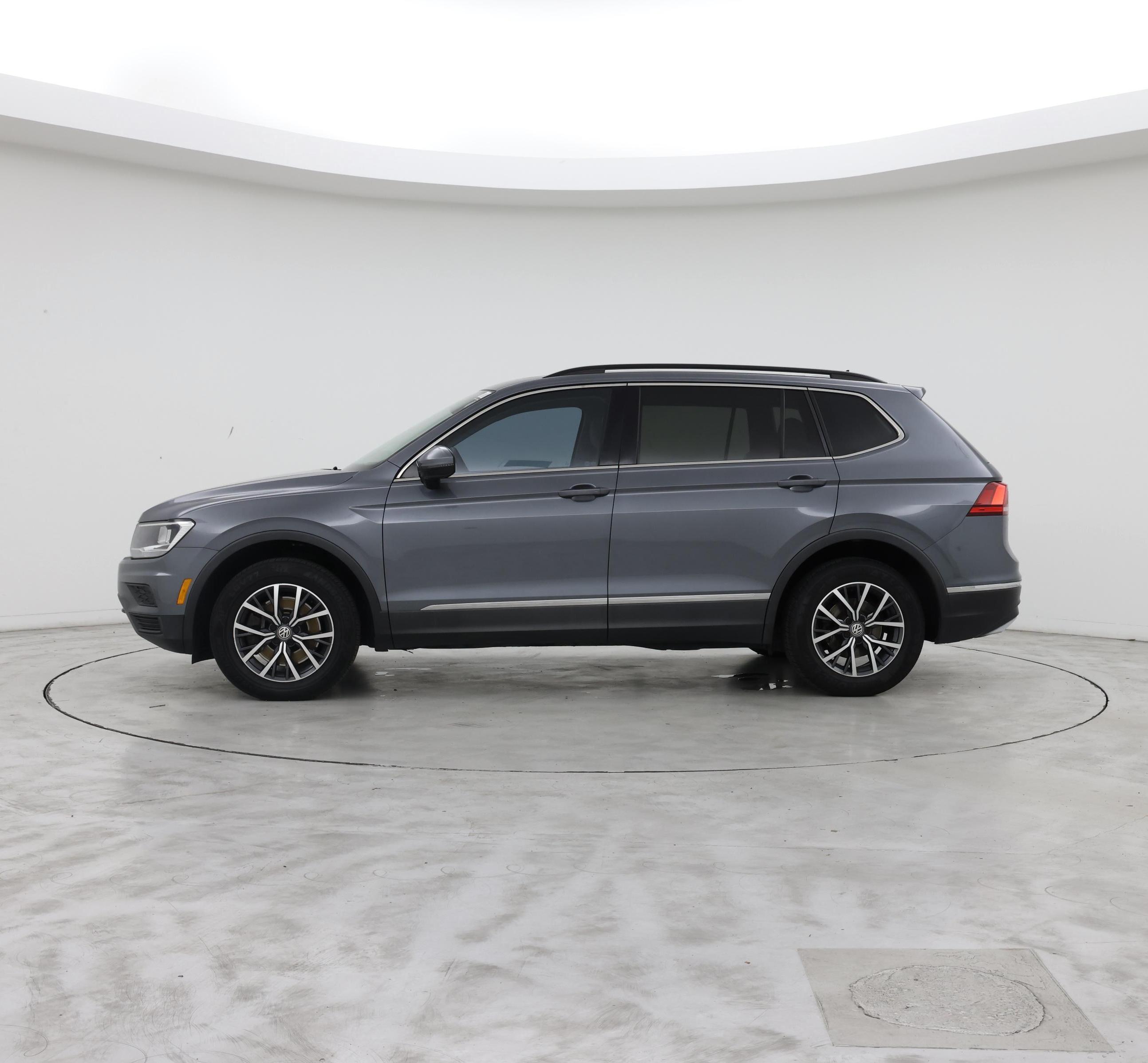 Thumbnail: 2020 Volkswagen Tiguan - 3