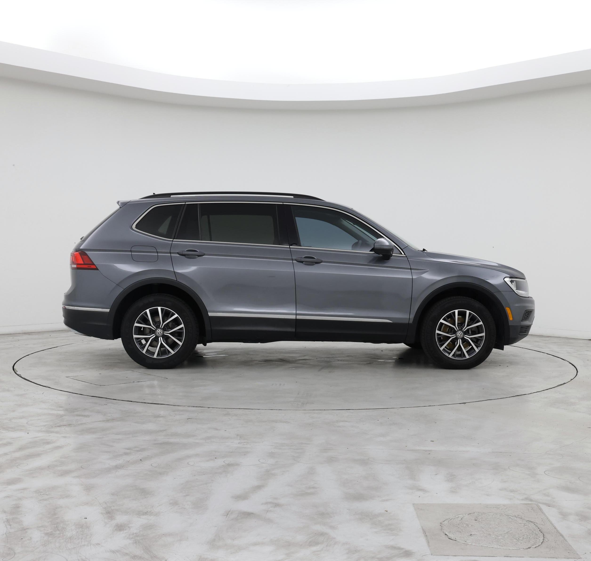 Thumbnail: 2020 Volkswagen Tiguan - 7