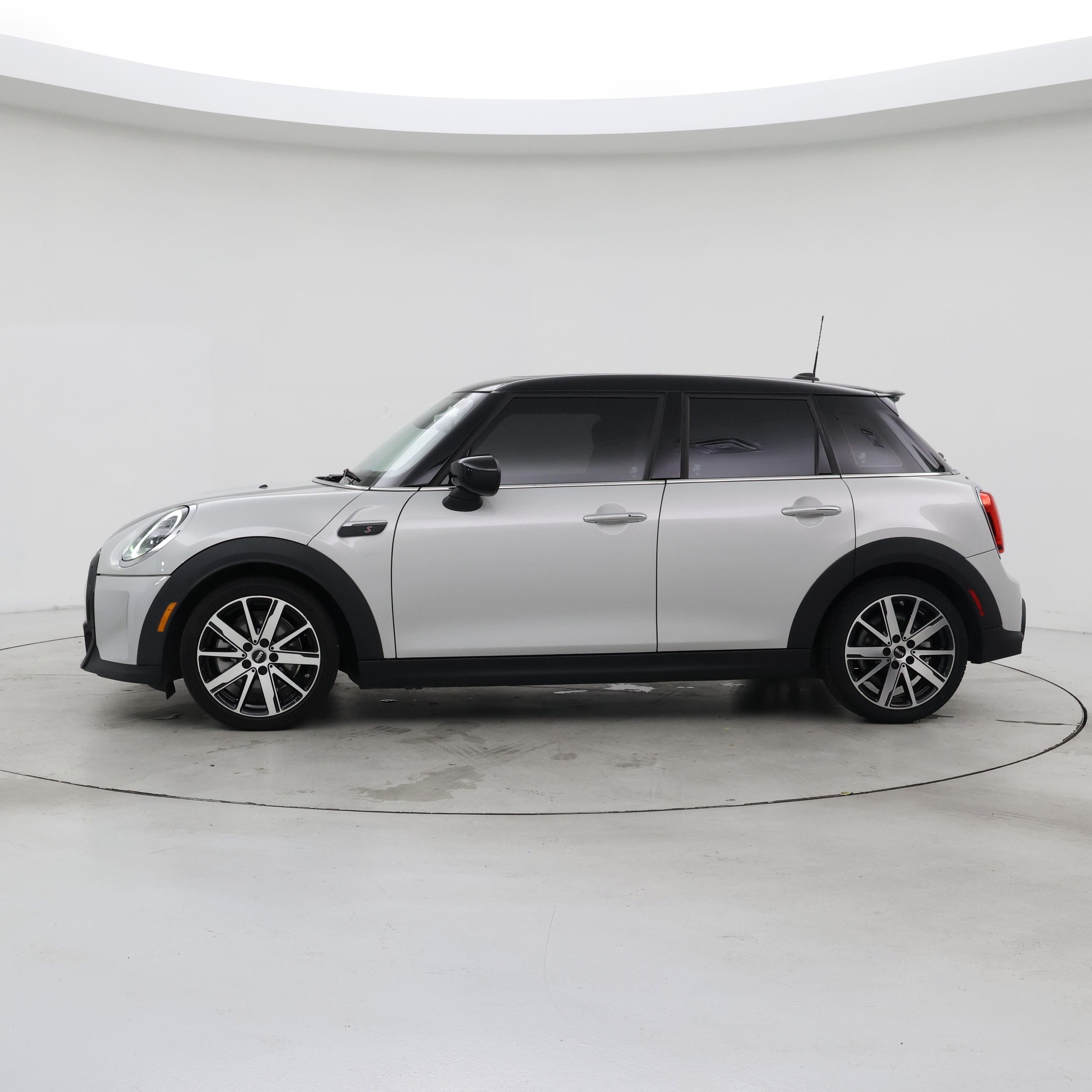 Thumbnail: 2023 MINI Cooper Hardtop - 3