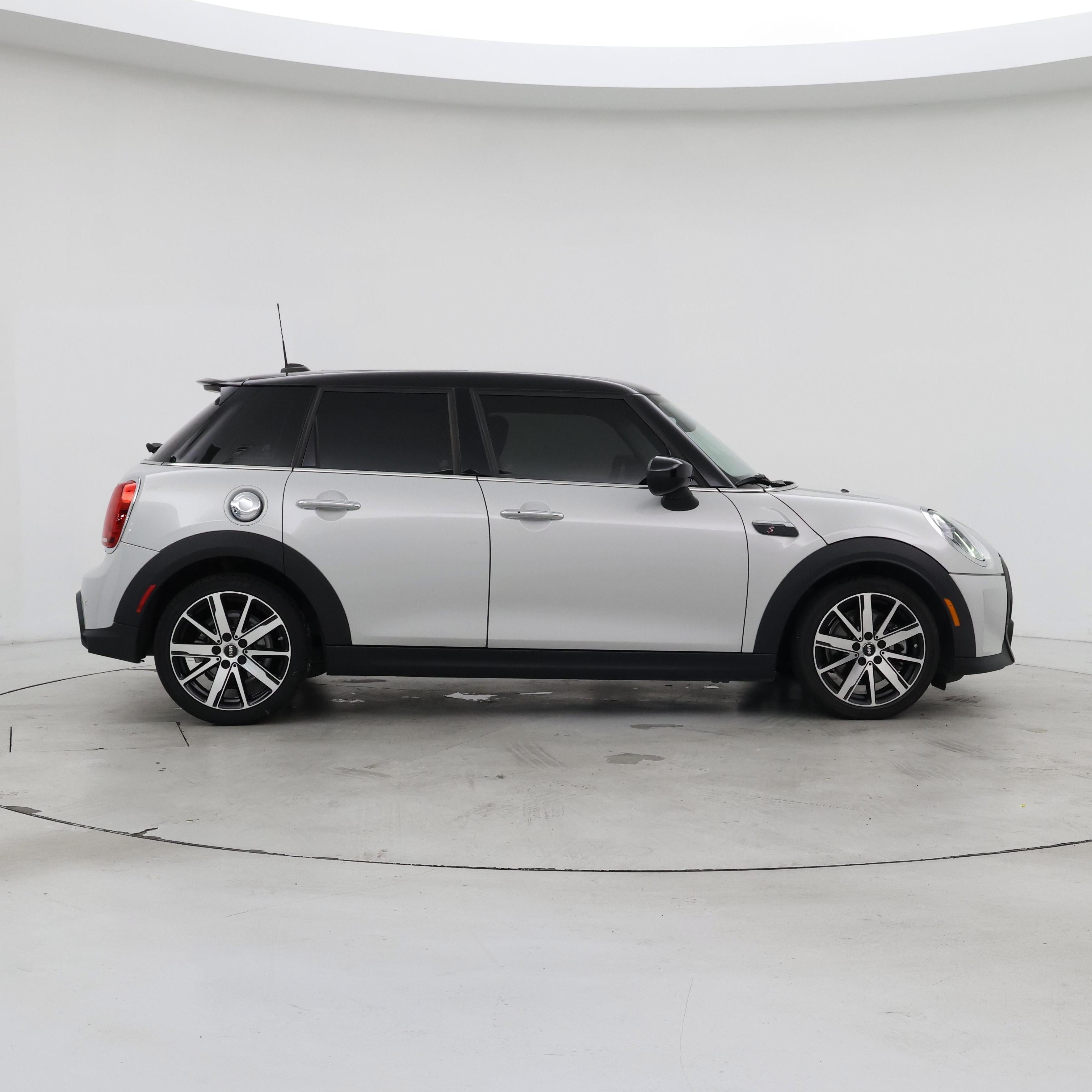 Thumbnail: 2023 MINI Cooper Hardtop - 7