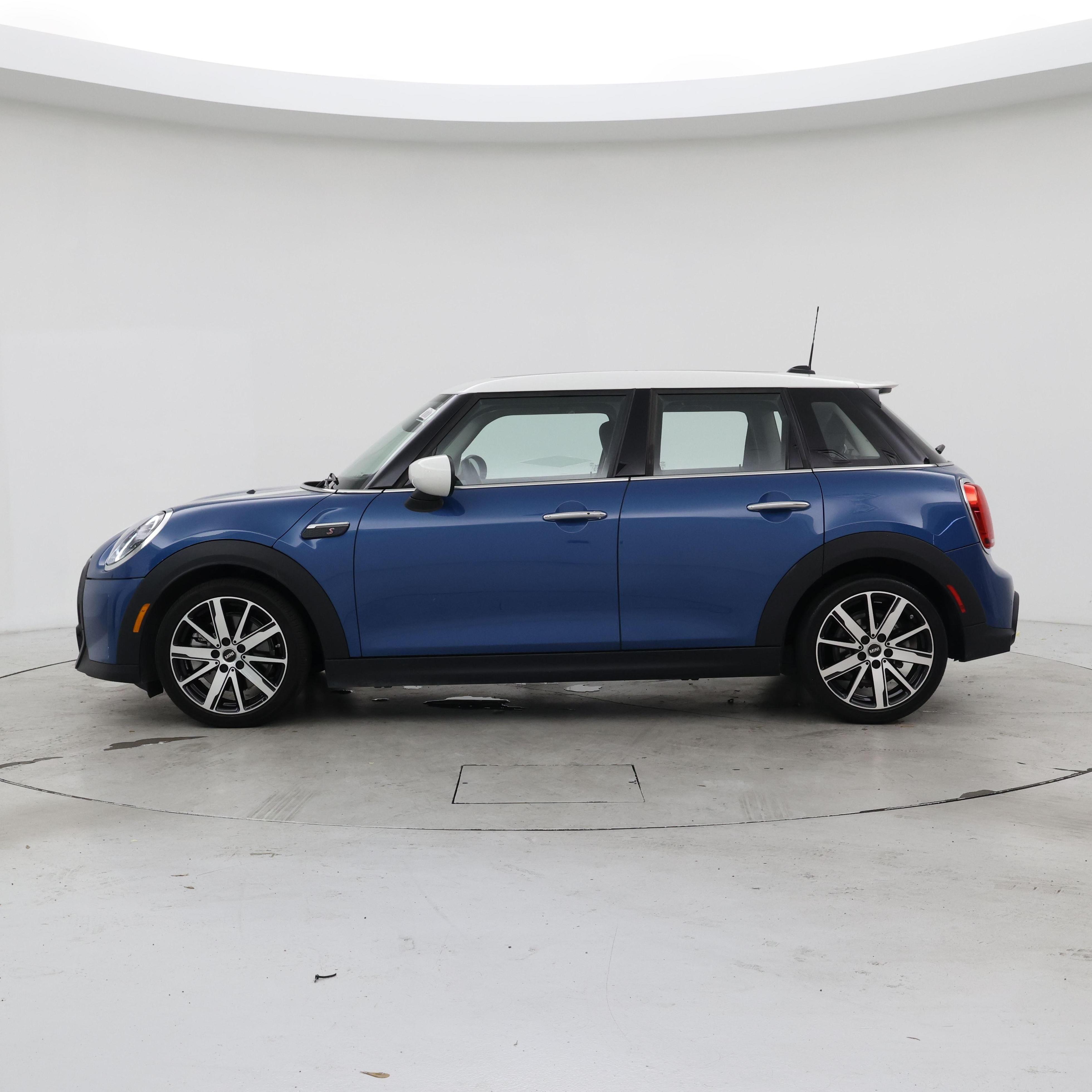 Thumbnail: 2023 MINI Cooper Hardtop - 3